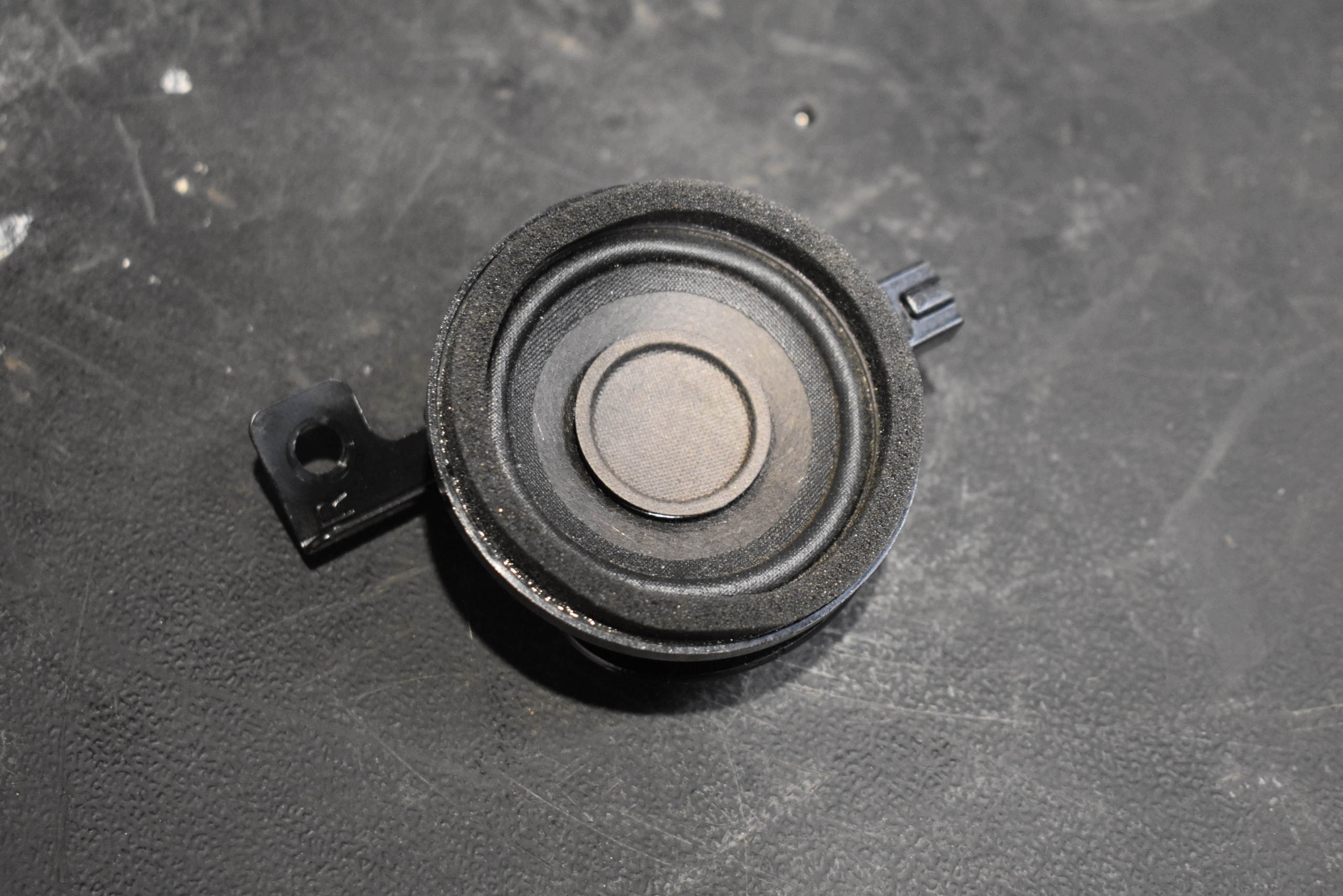 IDEALNY speaker AUDI A5 B10 1