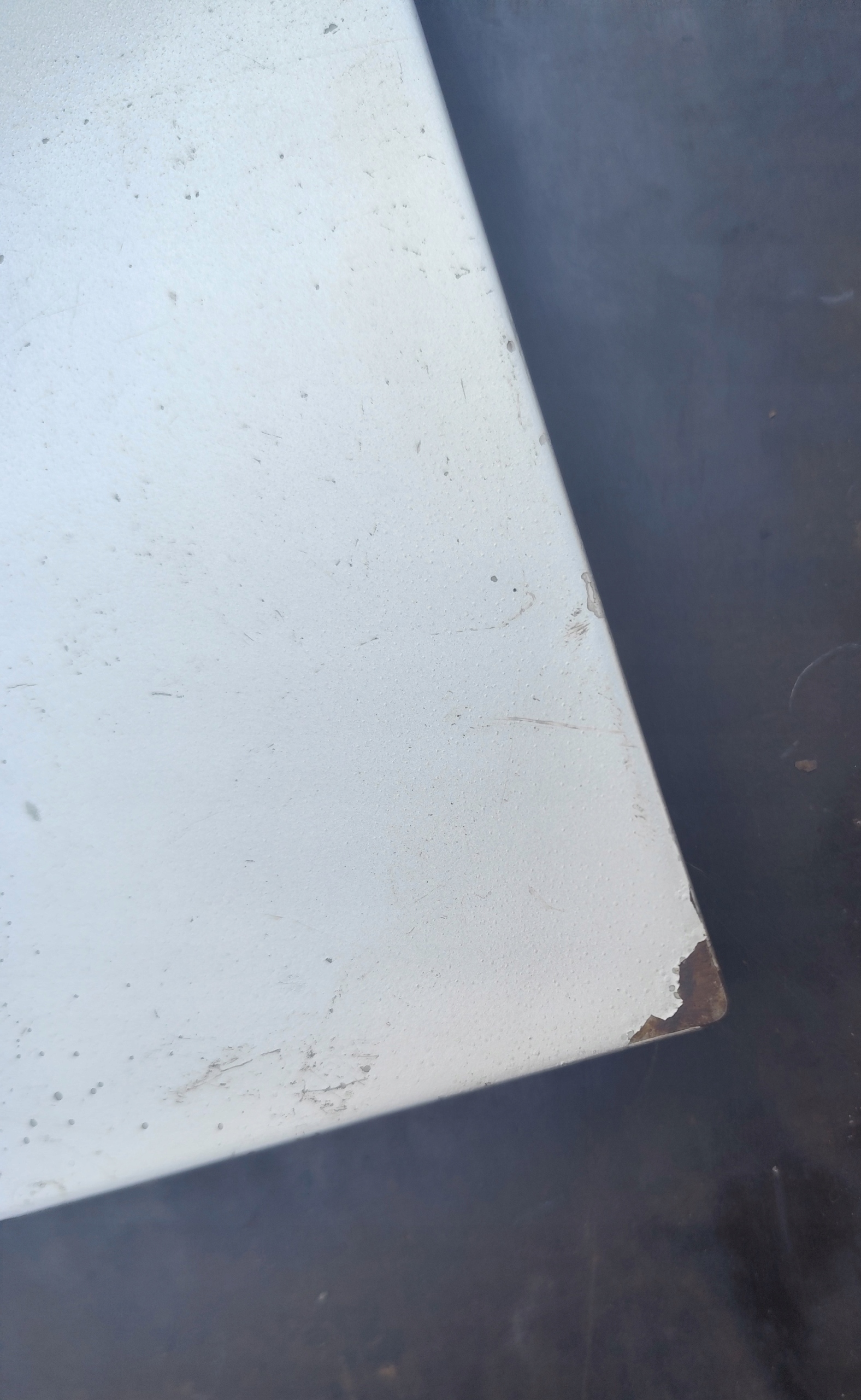 VW T5 Klapka Blech Blende Abdeckung Tankklappe des Kraftstoffsbehälters biala