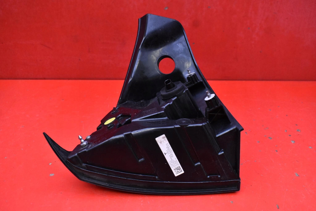 light right rear part rear 1502087-00-D TESLA MODEL Y 20