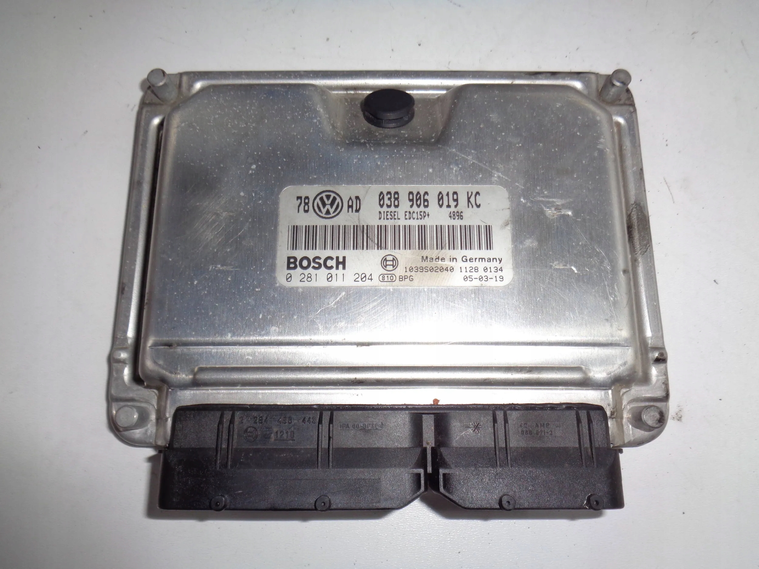 VOLKSWAGEN PASSAT B5 1.9 TDI computer of the engine