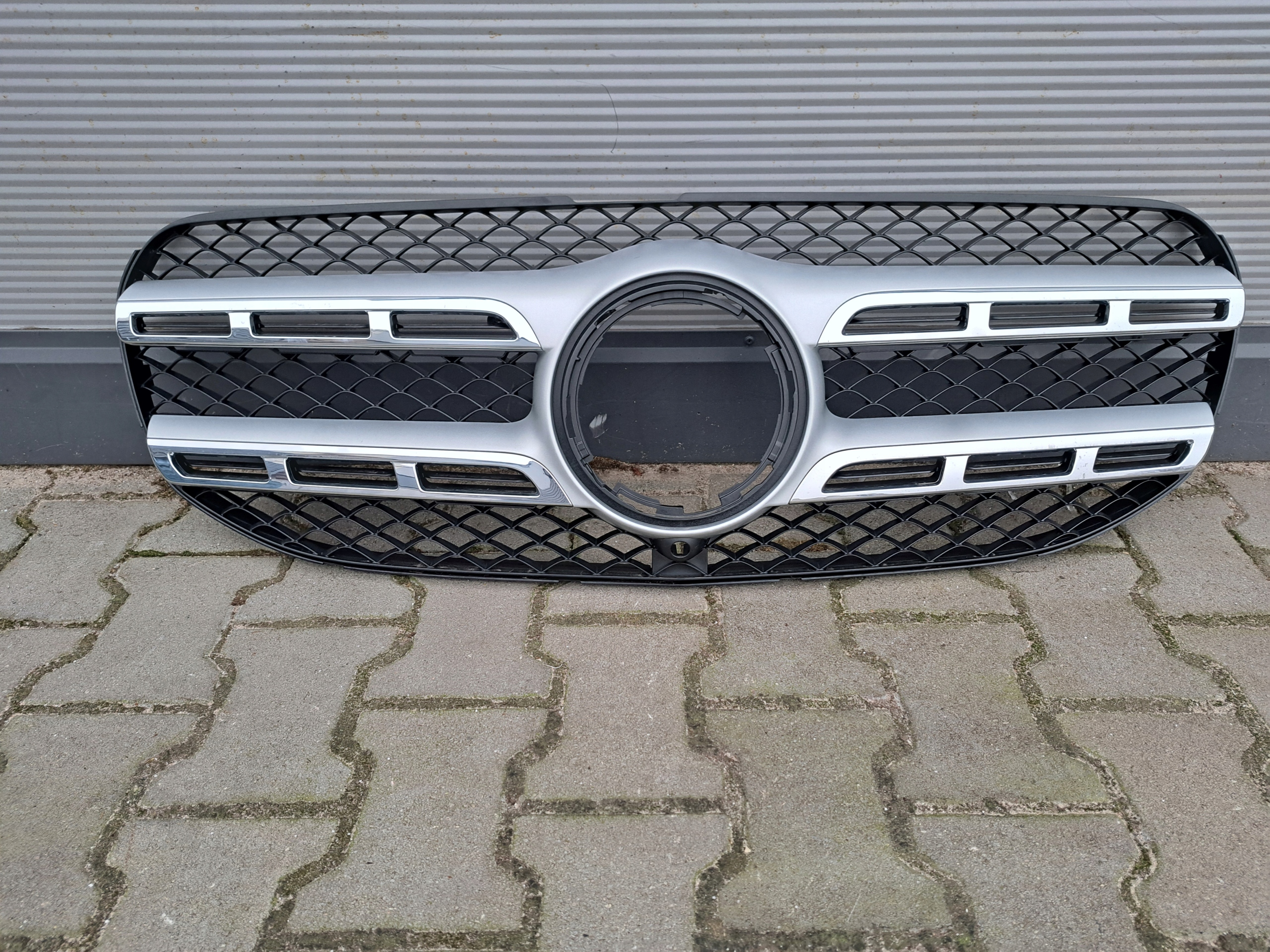 MERCEDES W167 GLS ATRAPA KRATKA GRILL ZDERZAKA STELAŻ A1678881100 Numer katalogowy części A1678881100