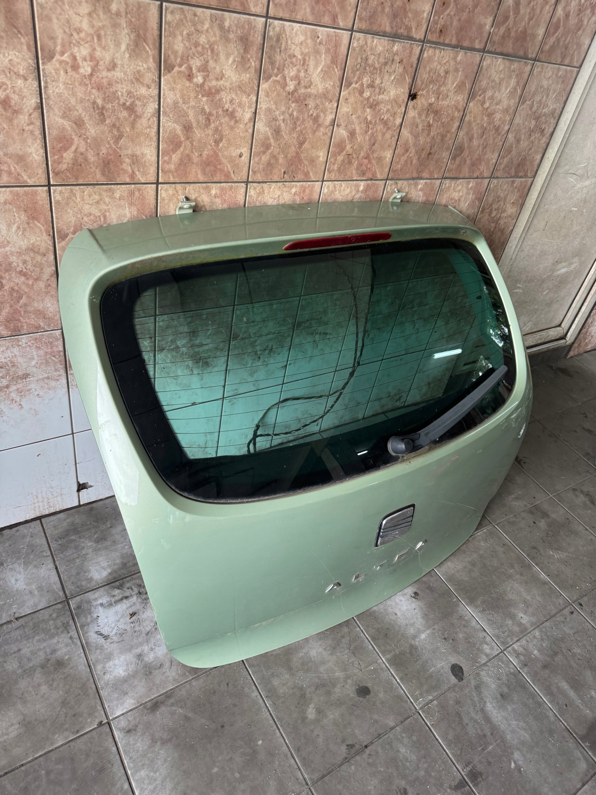 boot doors Z window SEAT ALTEA. green LS6R complete