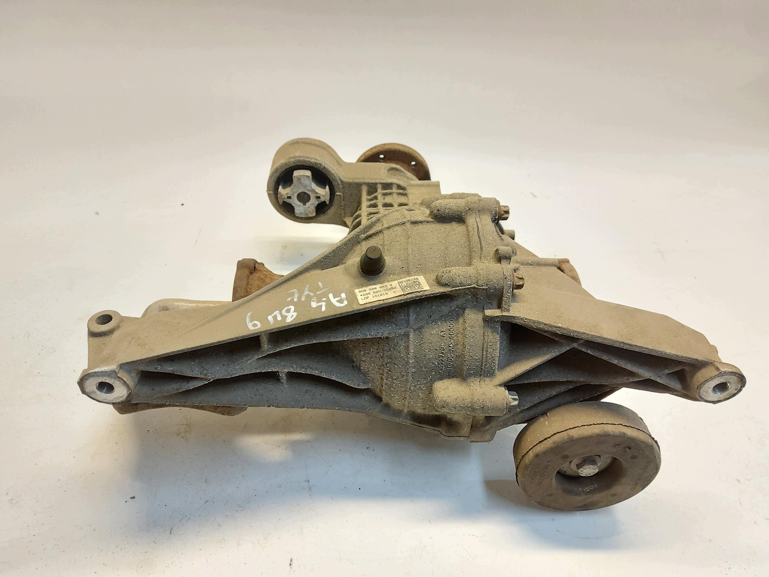 Audi A4 B9 8W LIFT Kombi 8W9 differential diff rear part 0DB500043