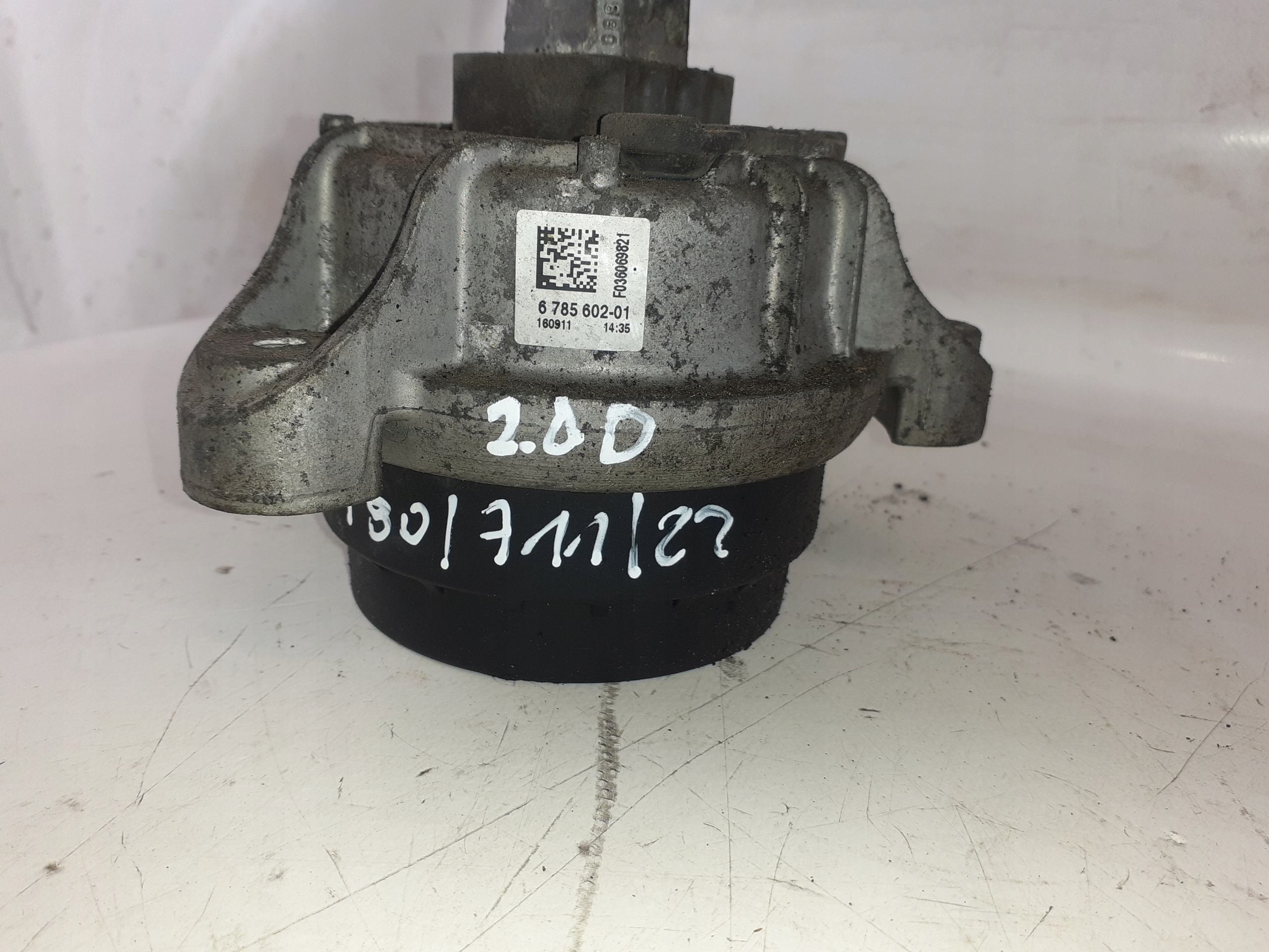engine mount BMW F11 2.0D
