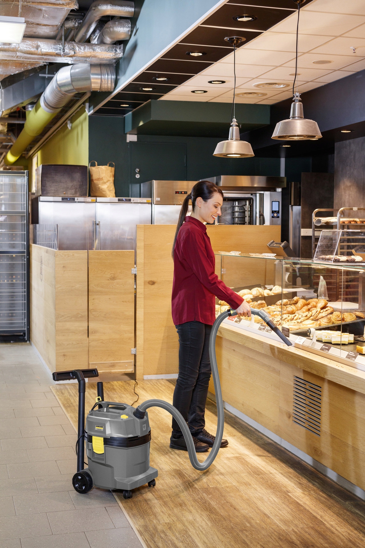 ODKURZACZ PRZEMYSŁOWY KARCHER NT 22/1 OTRZĄSACZ Stan opakowania oryginalne