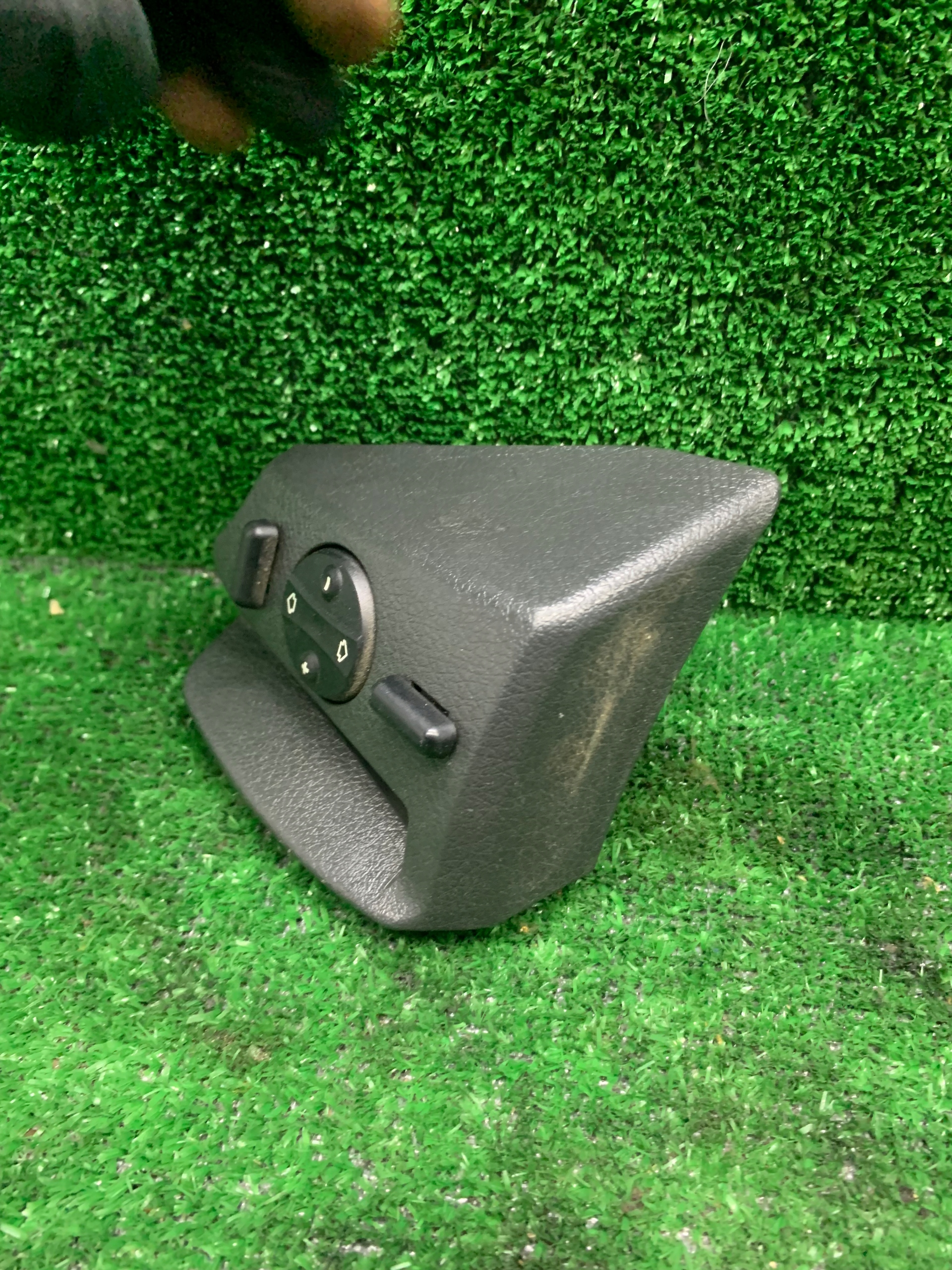 MERCEDES W211 Bedienteil links SITZ A2119184130