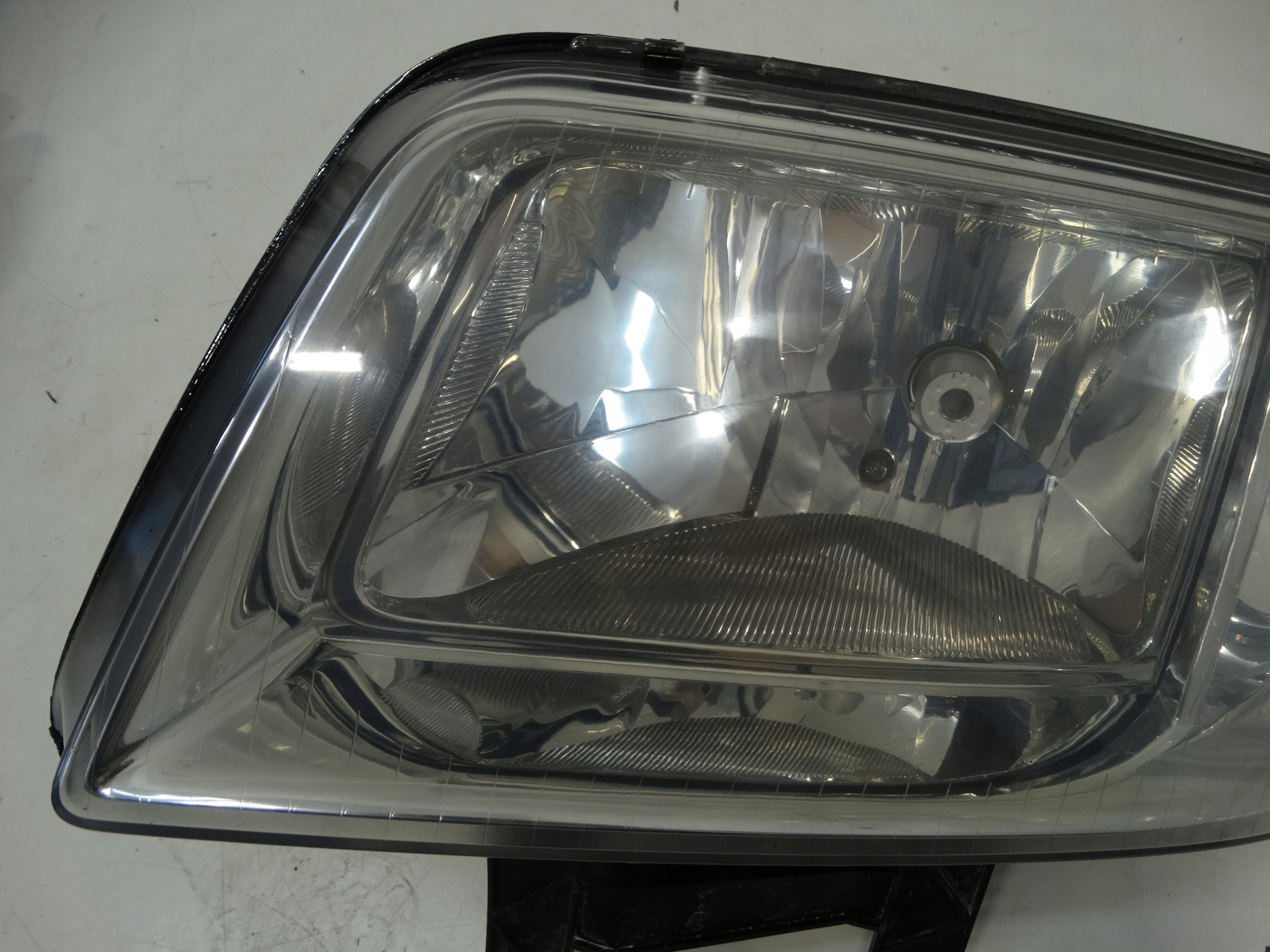 light REFLEKTOR left front VOLKSWAGEN TRANSPORTER T5 7H1941015J