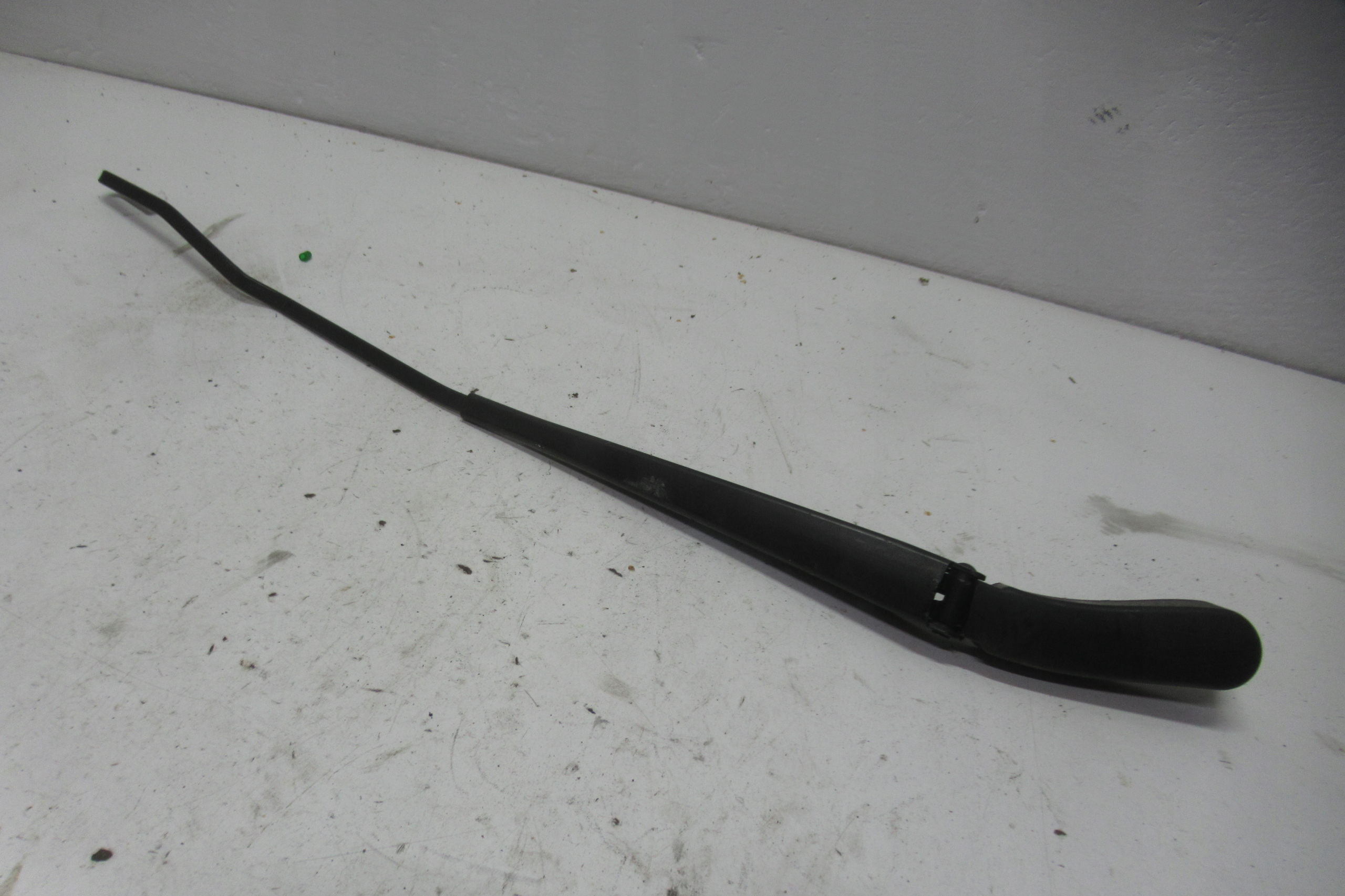 VOLVO S60 2.4 B 04R wiper arm right 8624269