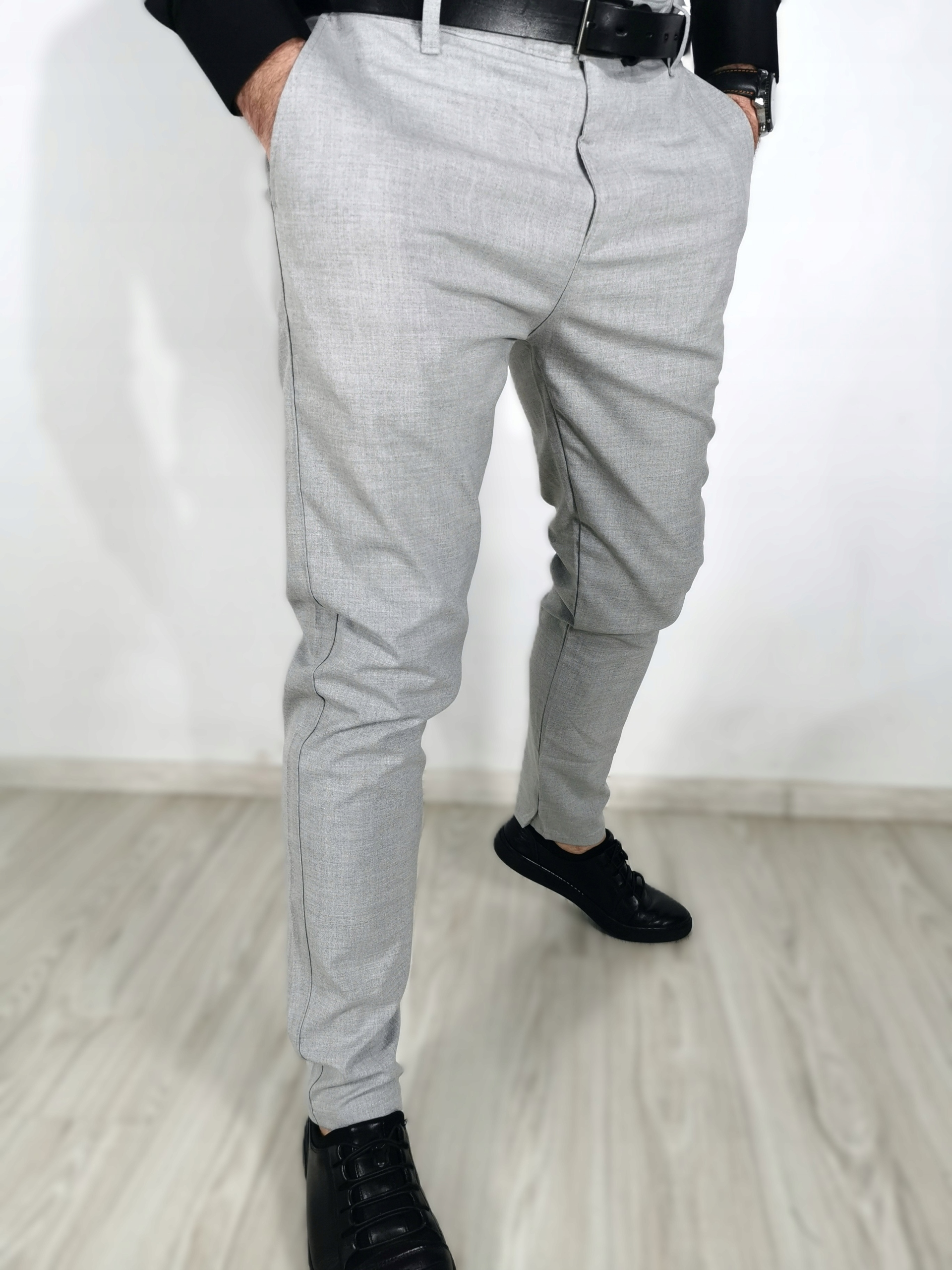 Hladké pánské elegantní kalhoty světle šedé Disc 36