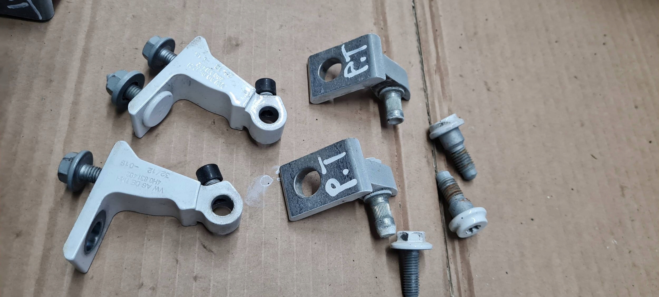 A7 4G S7 hinge hinges door right right rear part rear. KOMPLET LY9C