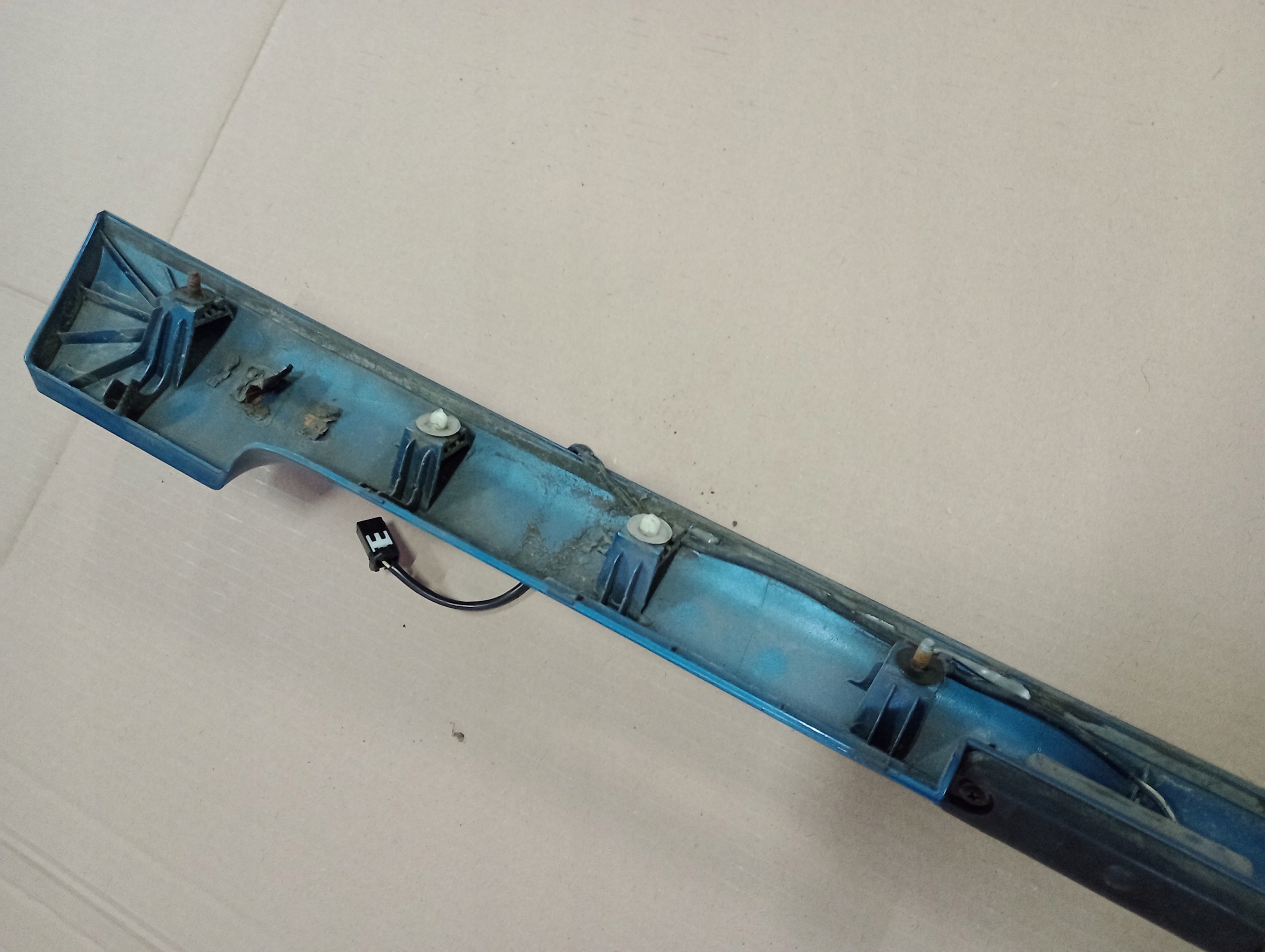 KIA VENGA przed FL blenda klapy mikrostyk listwa klapy 5B Typ samochodu Samochody osobowe