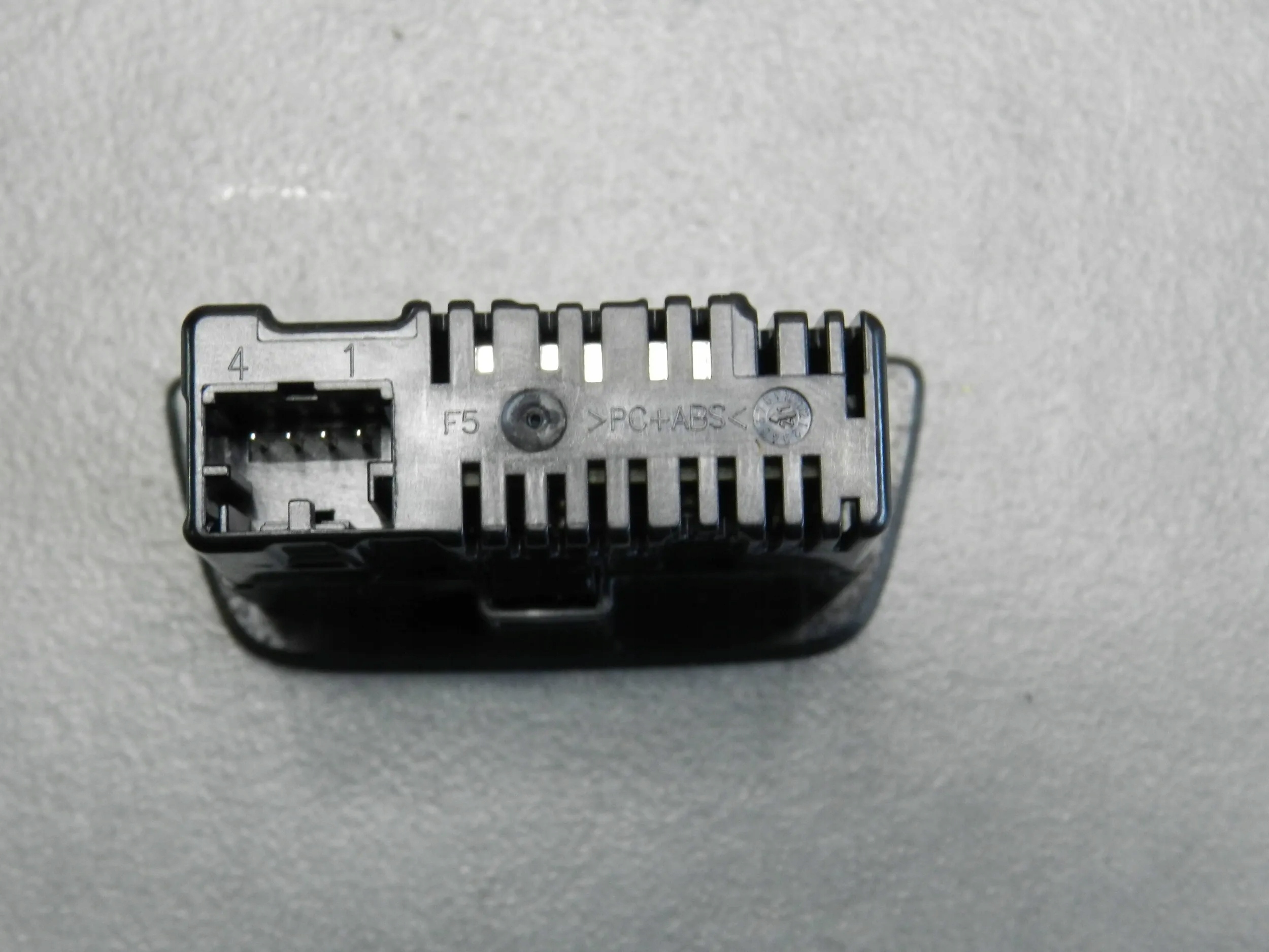 vw GOLF VIII usb 2G6035954