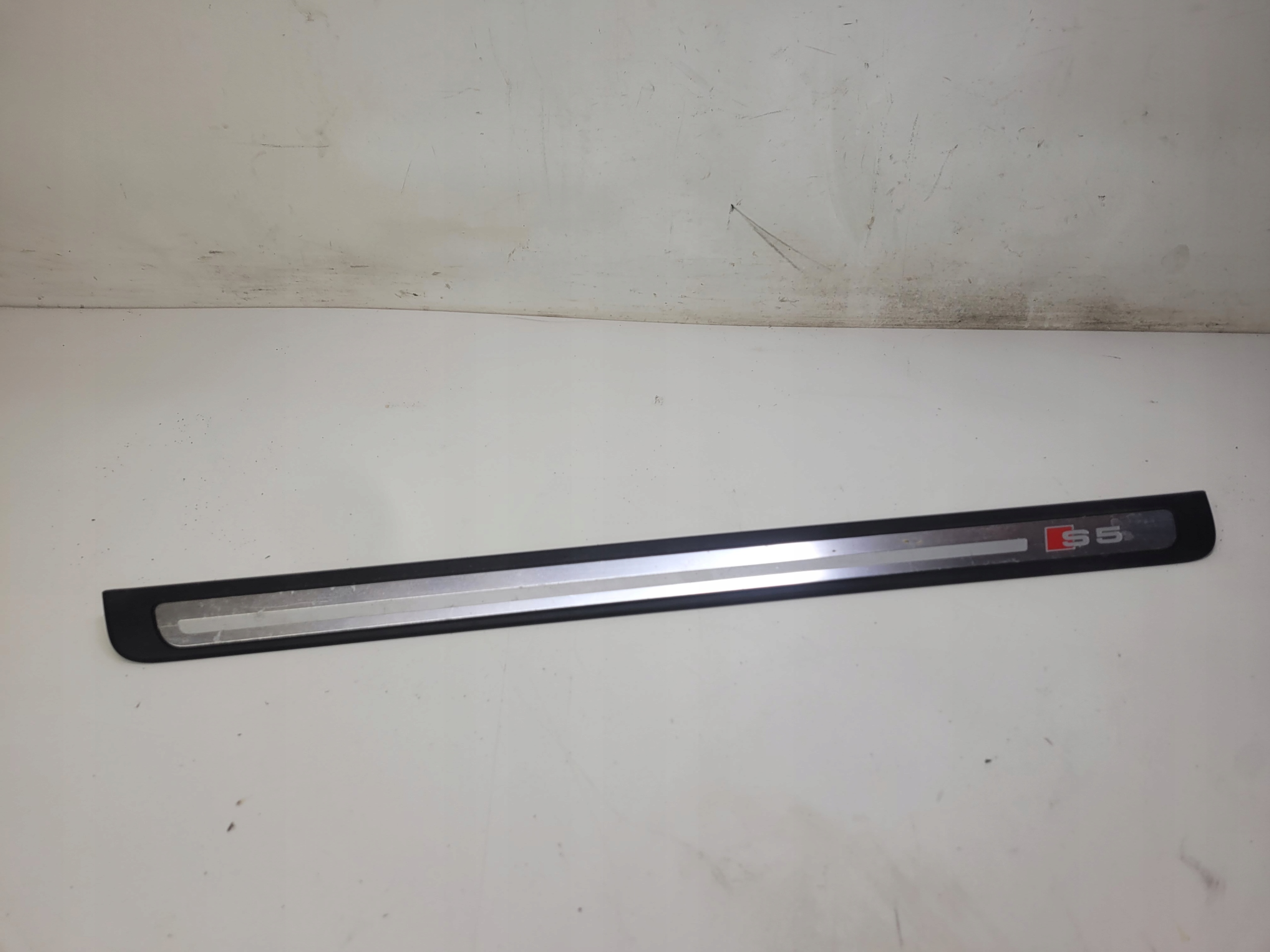 moulding threshold left AUDI A5 S5 8T0853373