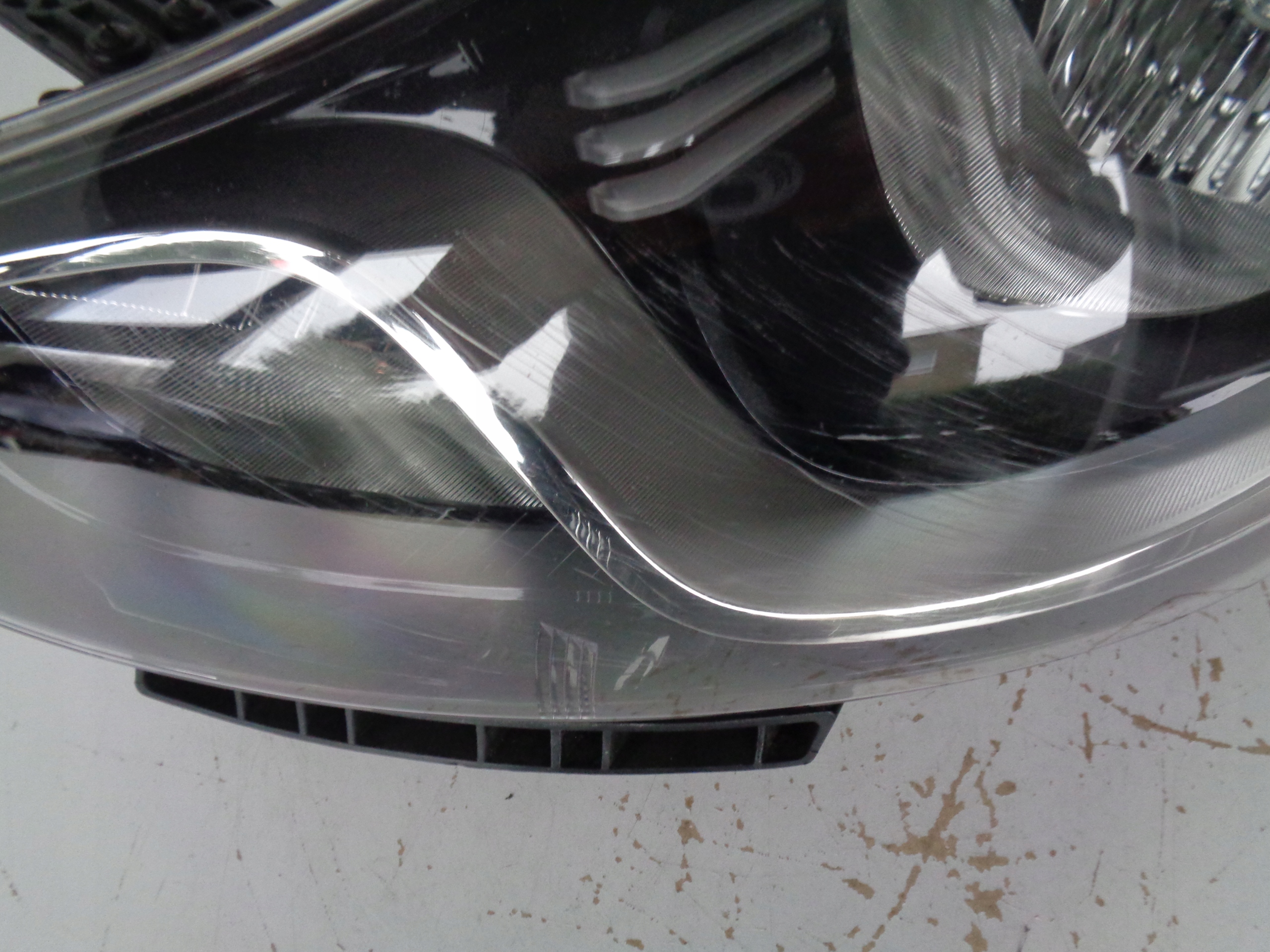 light left REFLEKTOR HYUNDAI IX20 10