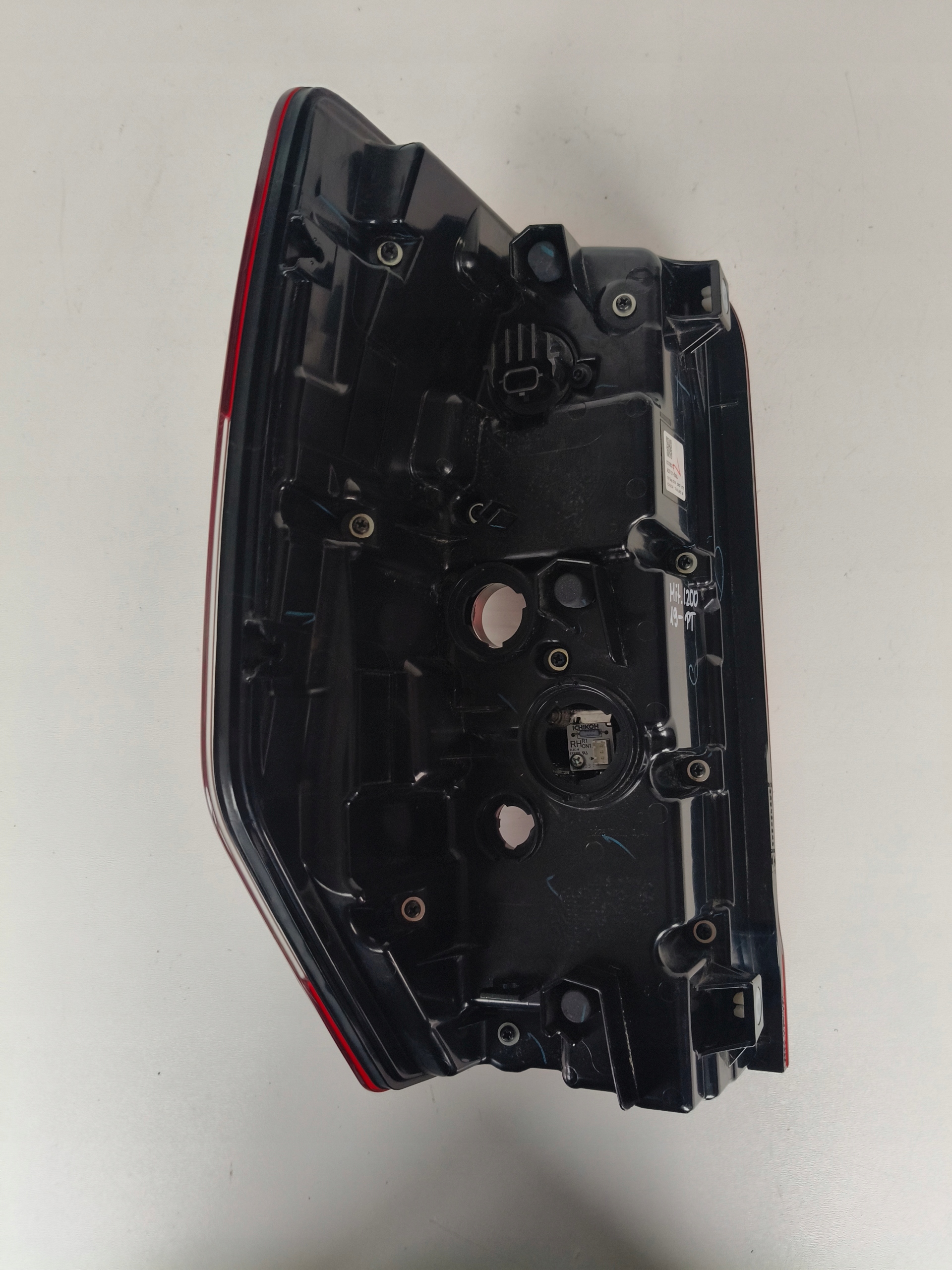 light right rear MITSUBISHI L200 19- LED