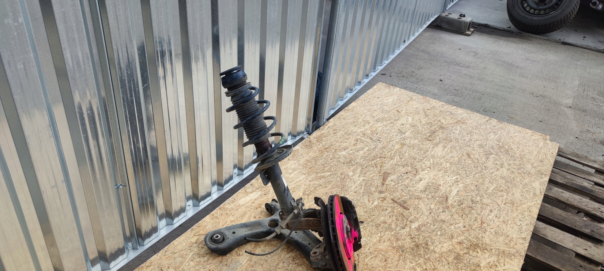 swing right AUDI A1 LIFT VW SKODA KOMPELT 1**
