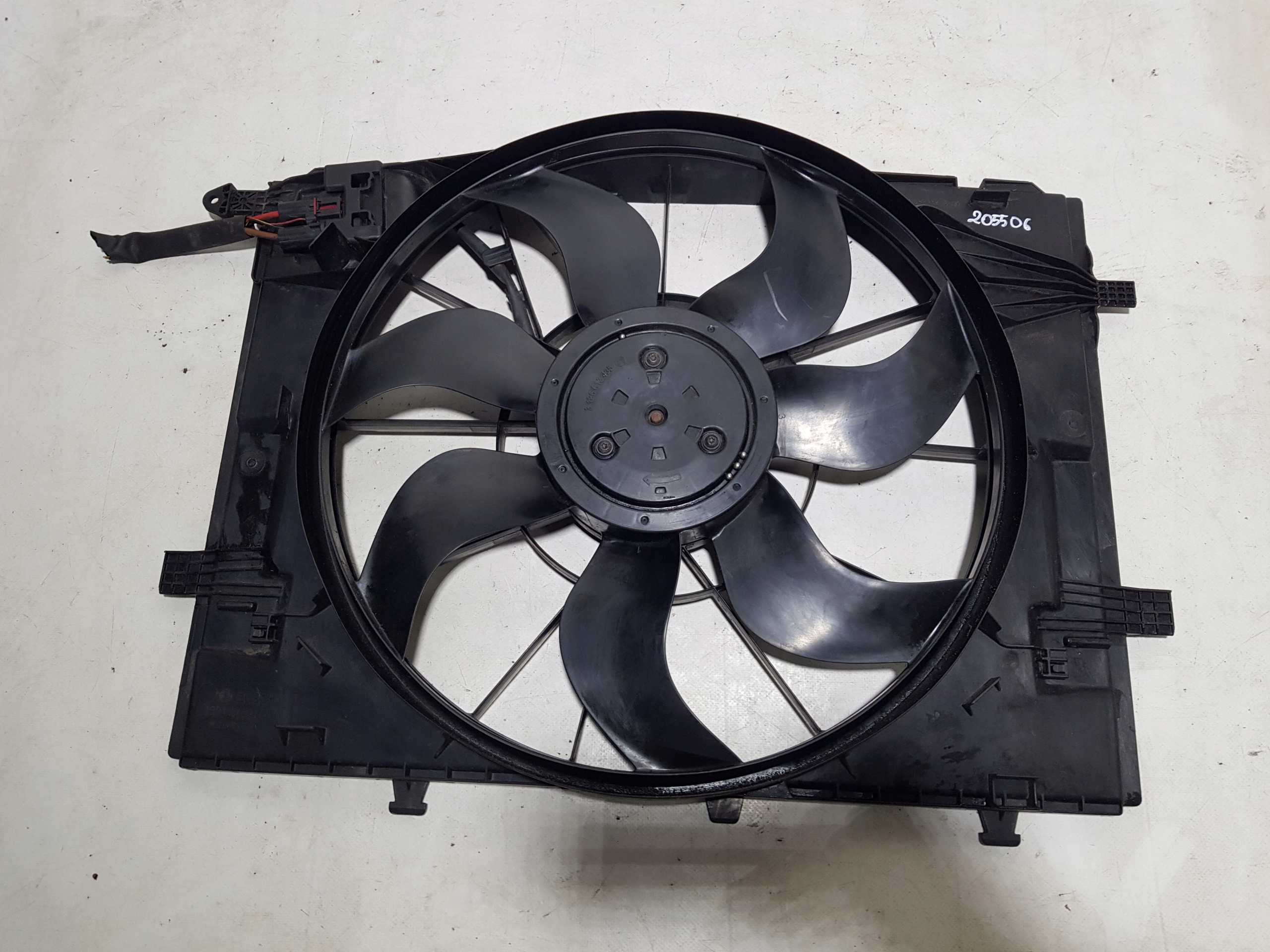 ventilátor chladiče MERCEDES W205 0999060812