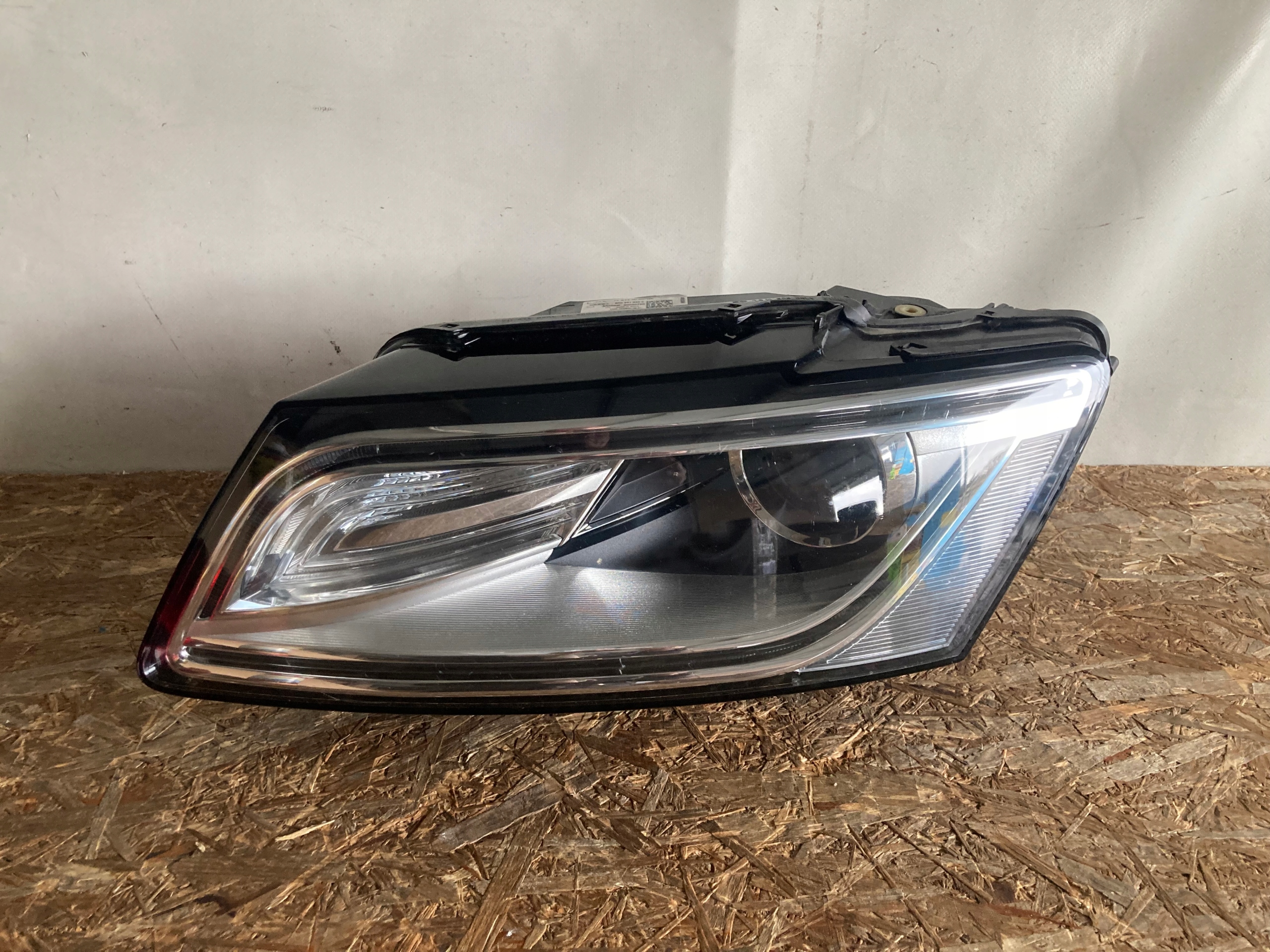 Audi Q5r0 РЕСТАЙЛИНГr0941043c фара