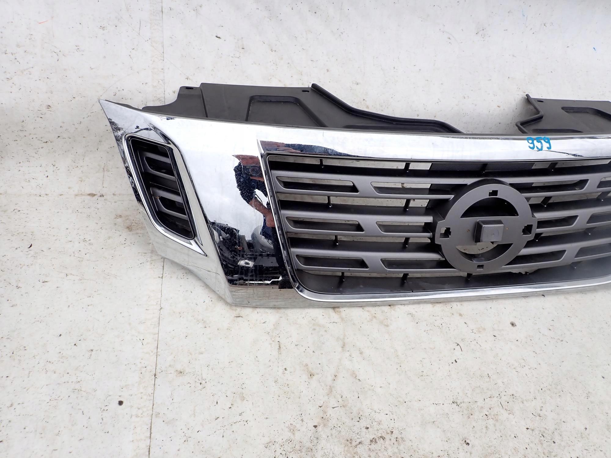 NISSAN NAVARA IV 4 14-20 Grill Grill