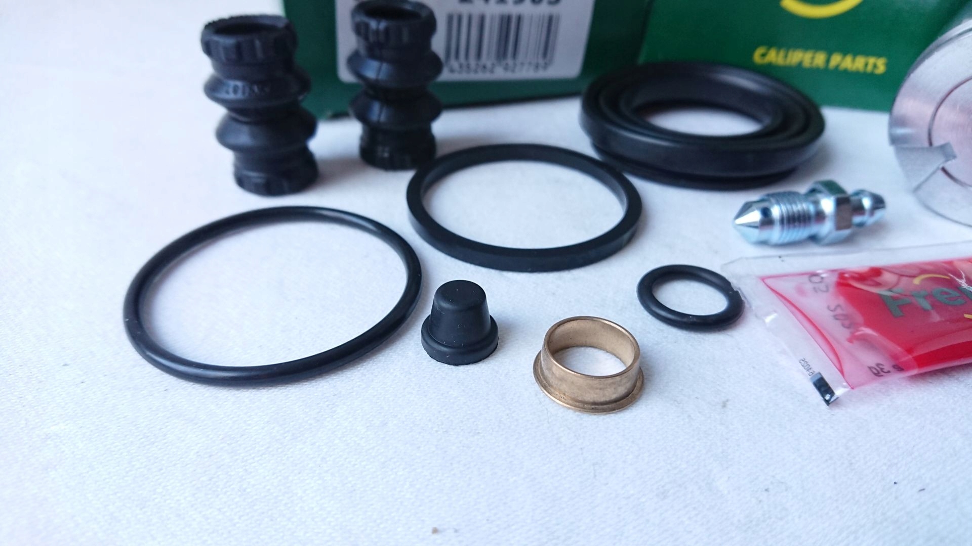 ZESTAW NAPRAWCZY ZACISKU TYŁ 41mm AUDI SEAT VW Producent części Frenkit