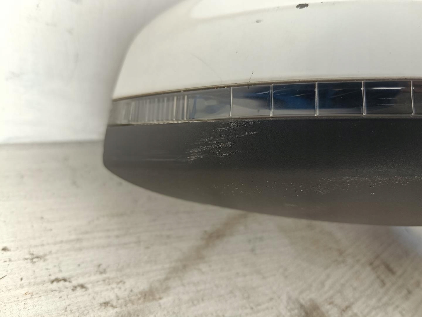 AUDI A4 B9 LUSTERKO PRAWE Typ samochodu Samochody osobowe