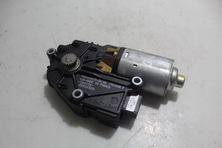 SILNICZEK SZYBERDACHU BMW 3 320I E90