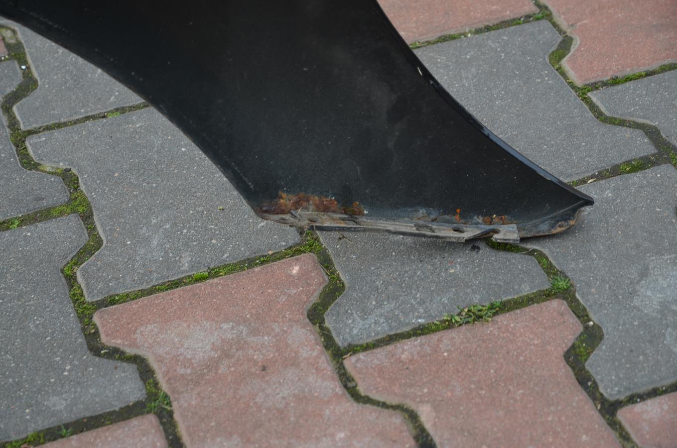 fender left front Mercedes R-klasa W251