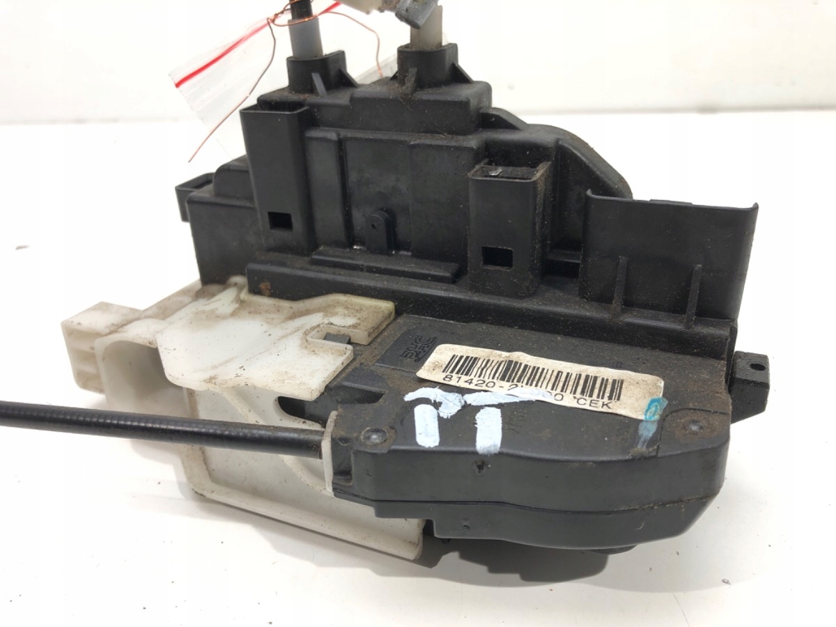 ZAMEK DRZWI PRAWY TYŁ HYUNDAI i30 Hatchback 81420-2L000 07-12 Producent części OEM