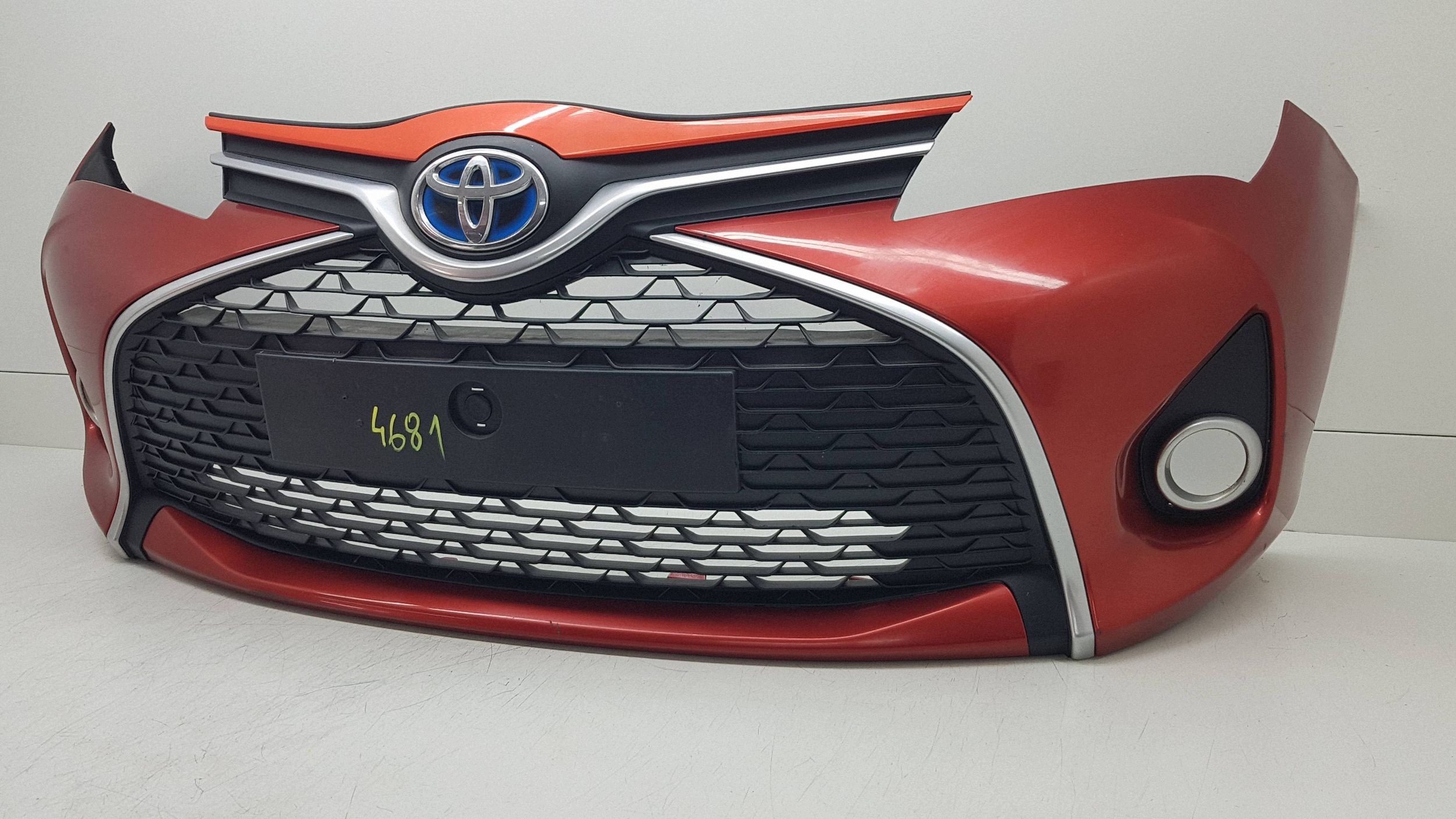 TOYOTA YARIS 3 III 2014 - bumper front 53102-OD060