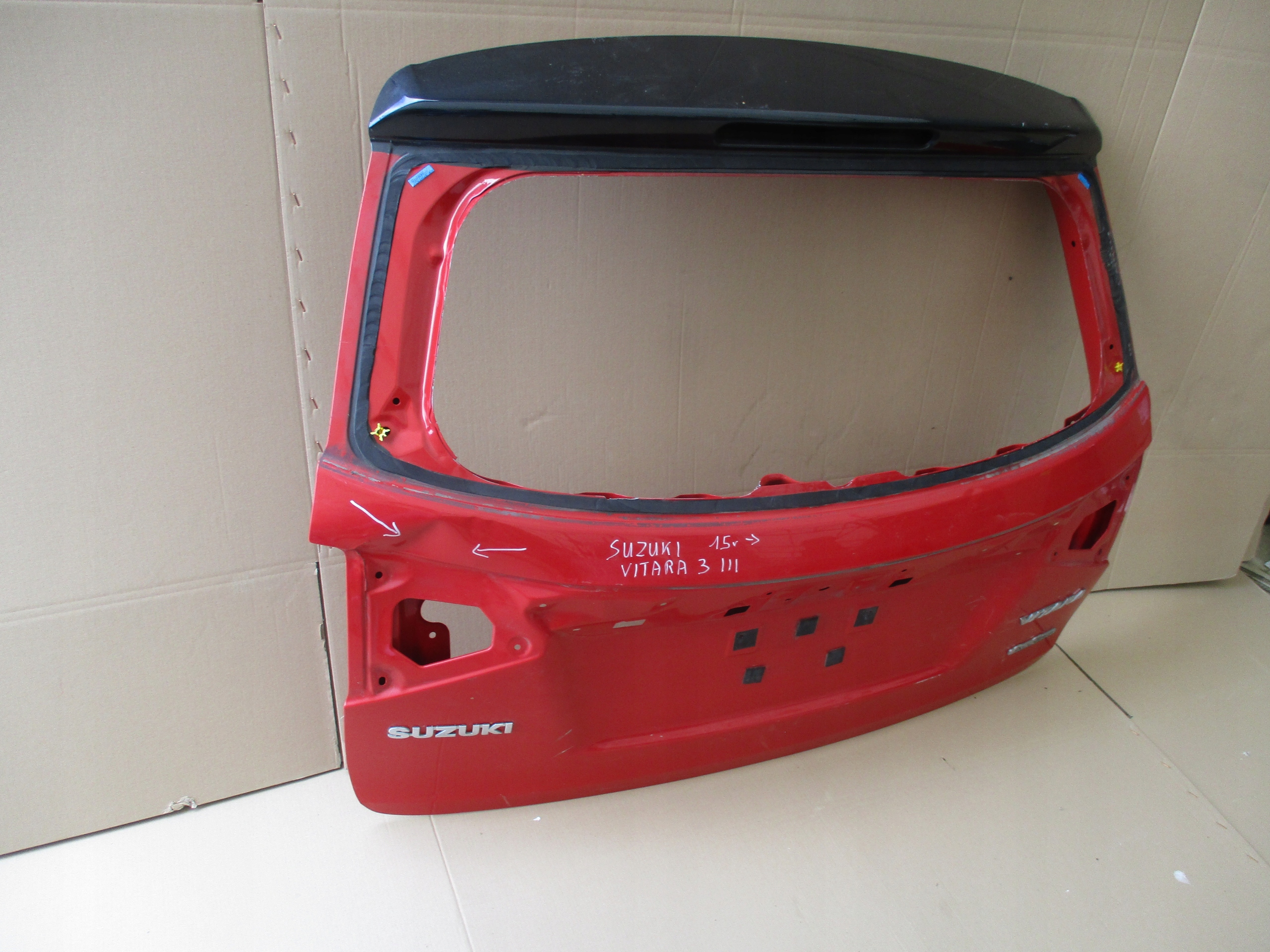 trunk door Suzuki Vitara 3 III 15r