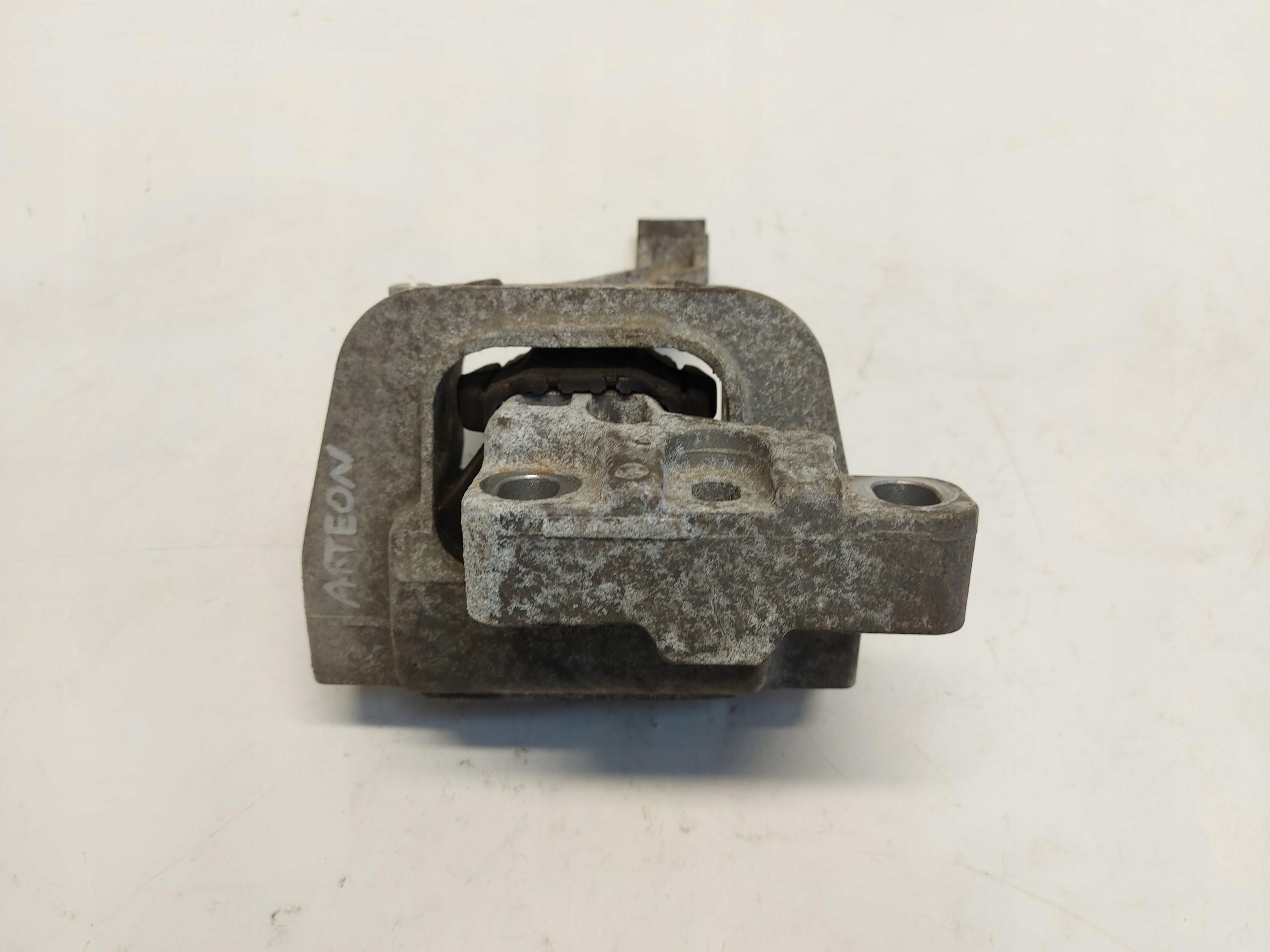 VW Arteon 3G8 2018r holder engine mount 5Q0199262