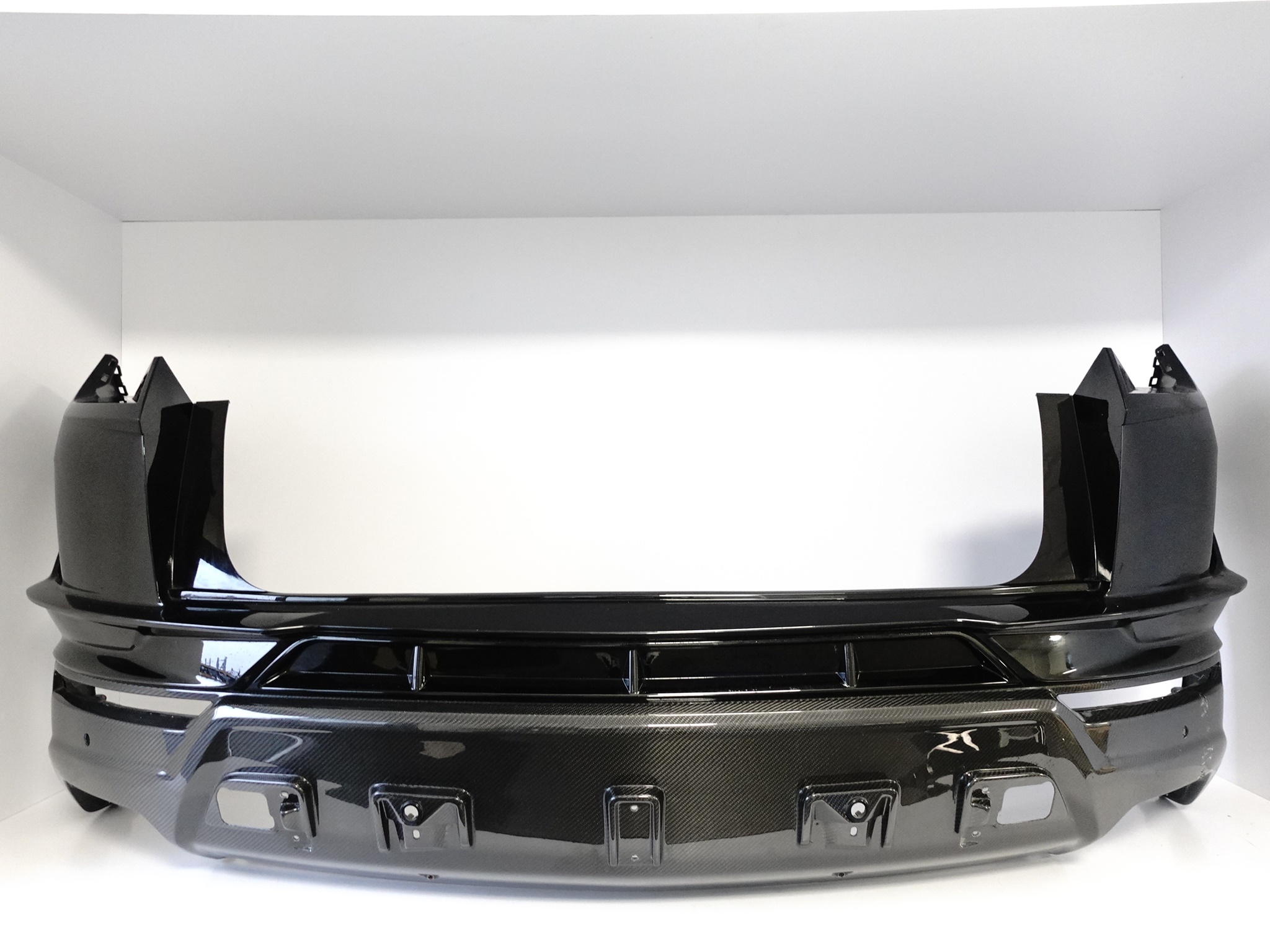 LAMBORGHINI URUS 4ML PERFORMANTE ZDERZAK SPOILER CARBON TYŁ