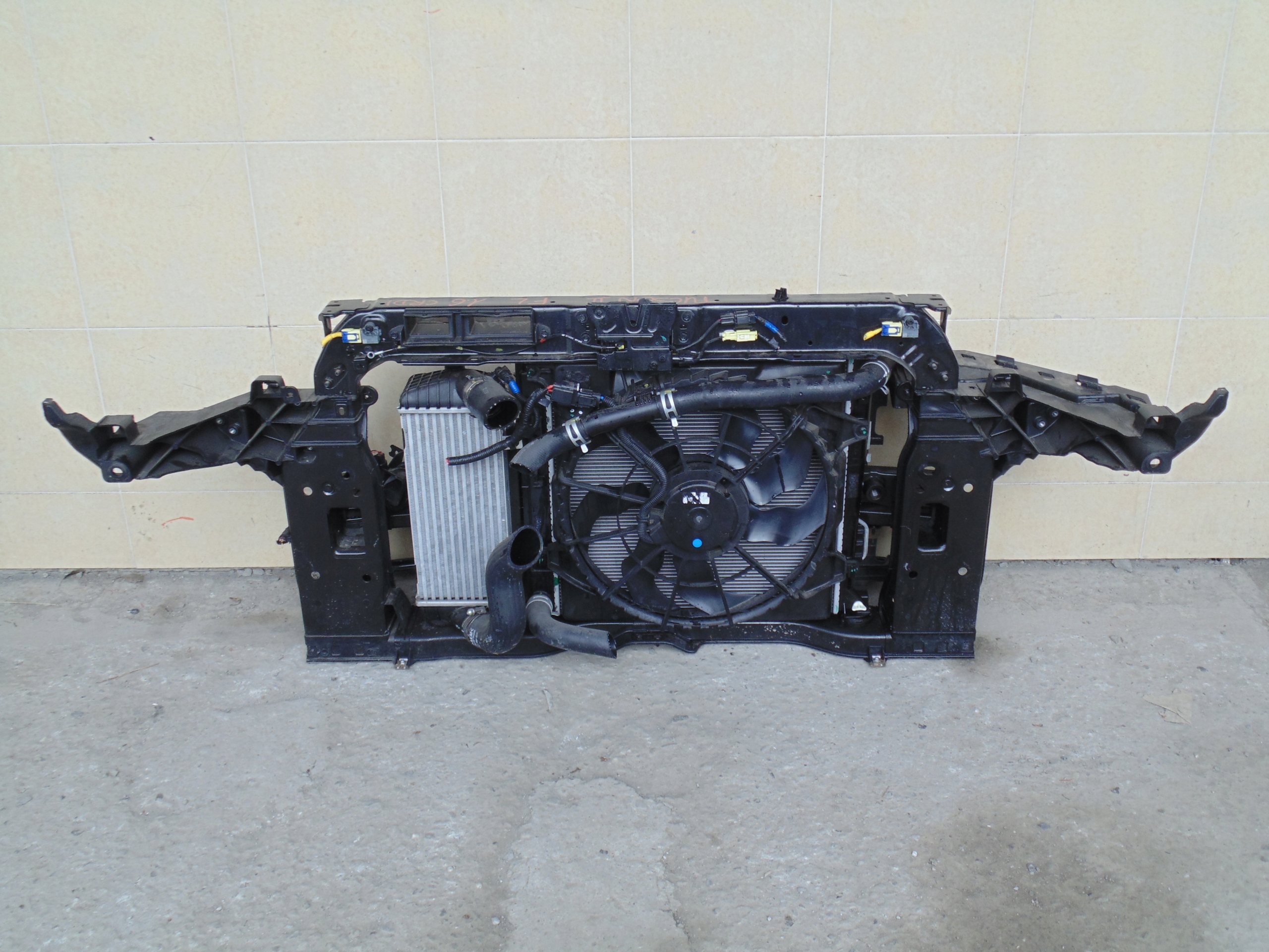 PAS PRZEDNI CHŁODNICE HYUNDAI TUCSON II LIFT 1.6 D Typ samochodu Samochody osobowe