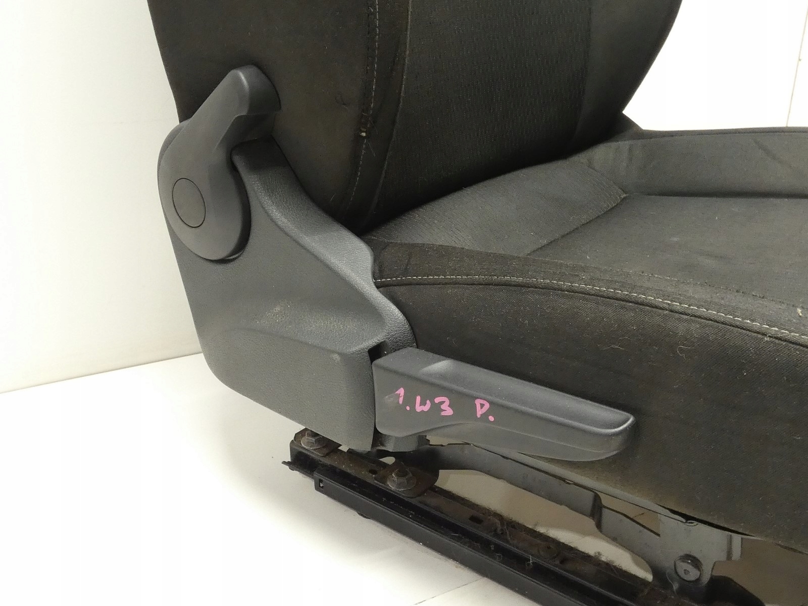 seat of the passenger right front front SKODA RAPID 5J