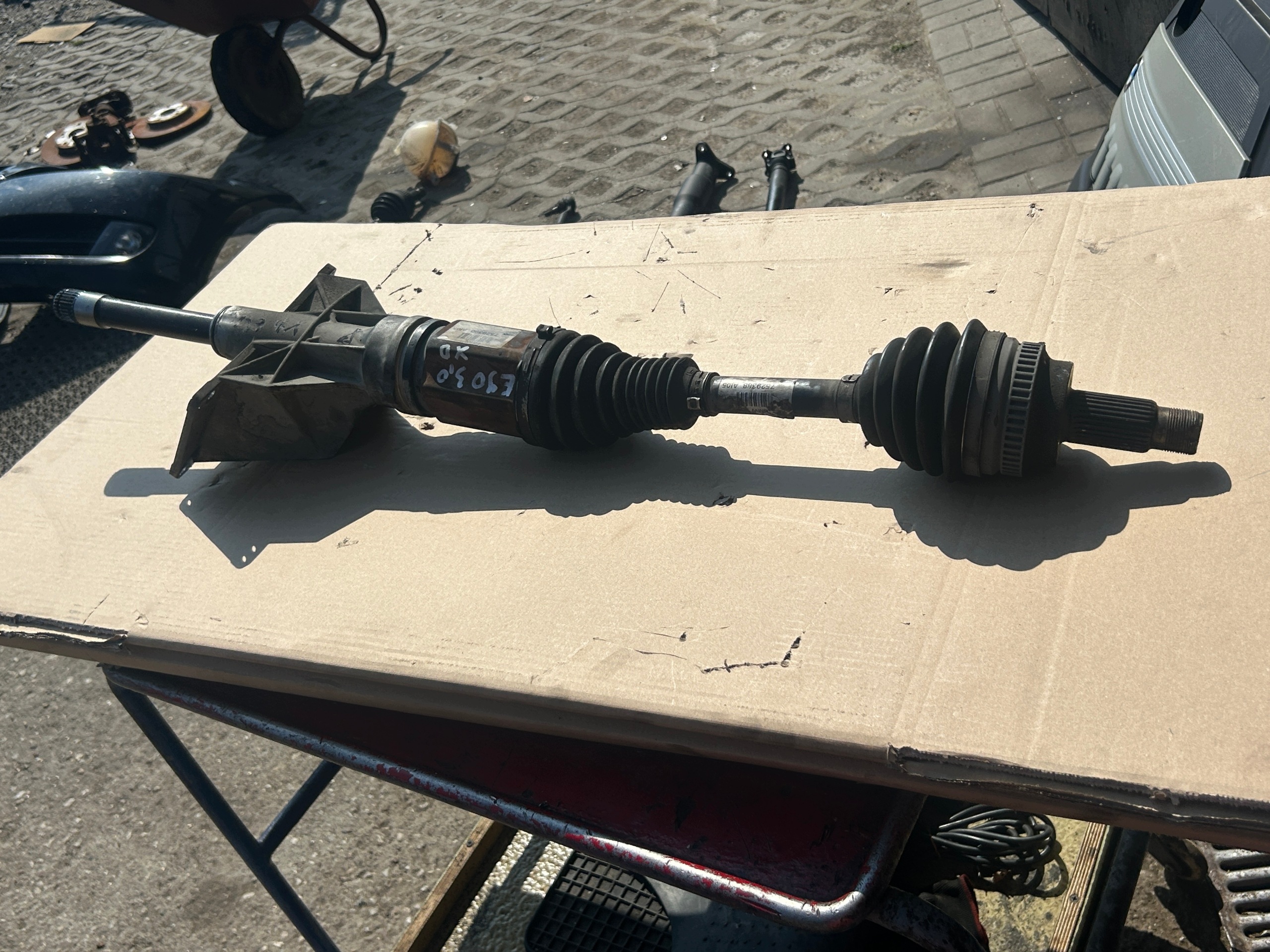 BMW E90 E91 3,0 D X-DRIVE semi-axis right front 7529388
