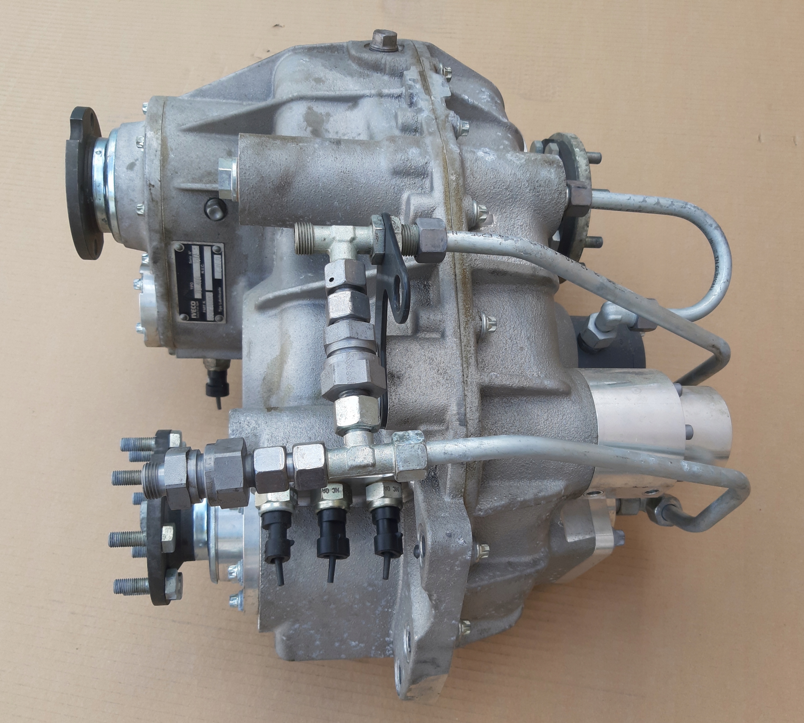 IVECO DAILY 4X4 REDUKTOR PRZEKŁADNIA SKRZYNIA TC400 5802907446 Producent części Iveco OE