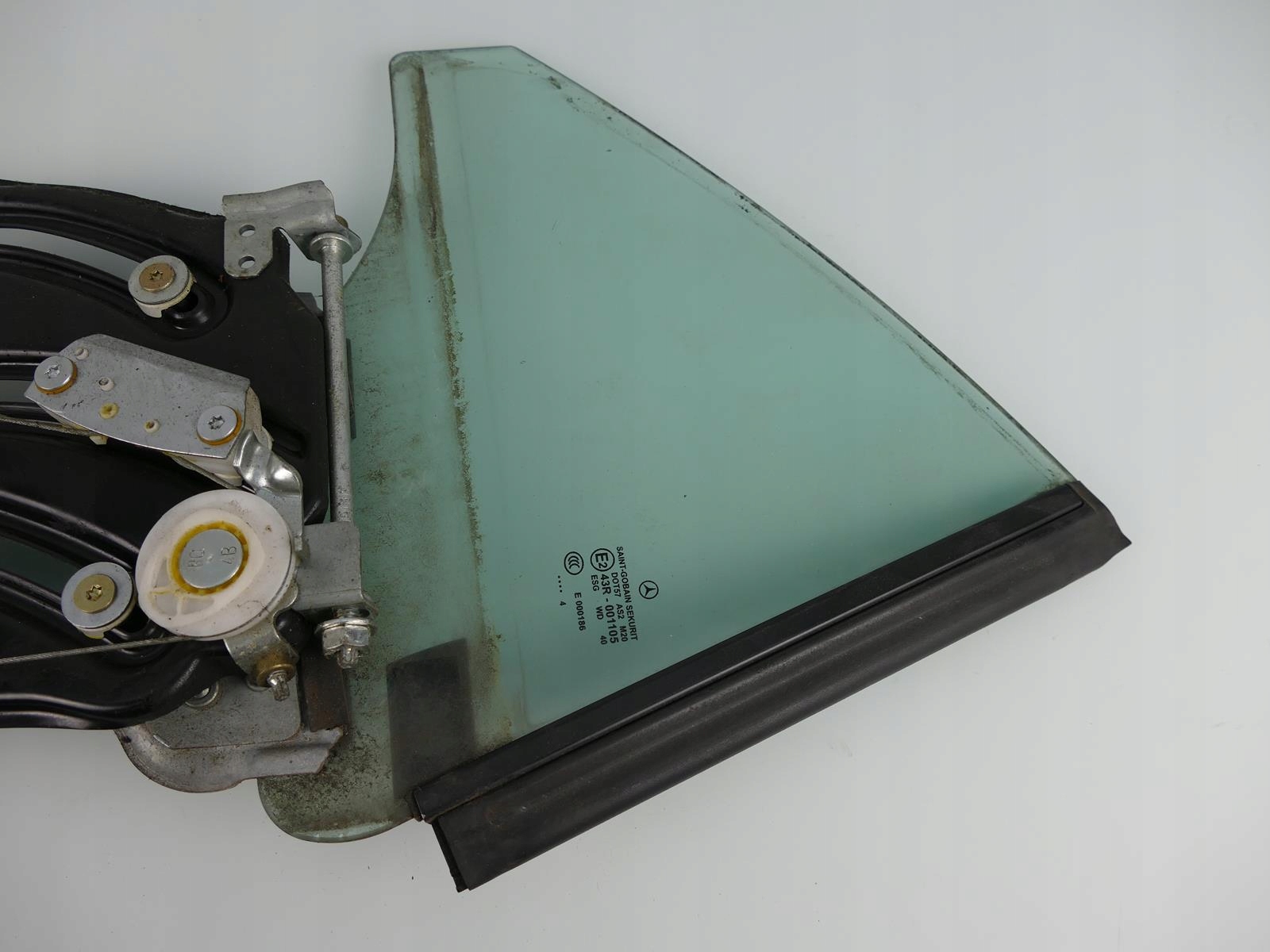 MERCEDES SLK R171 window regulator right rear part