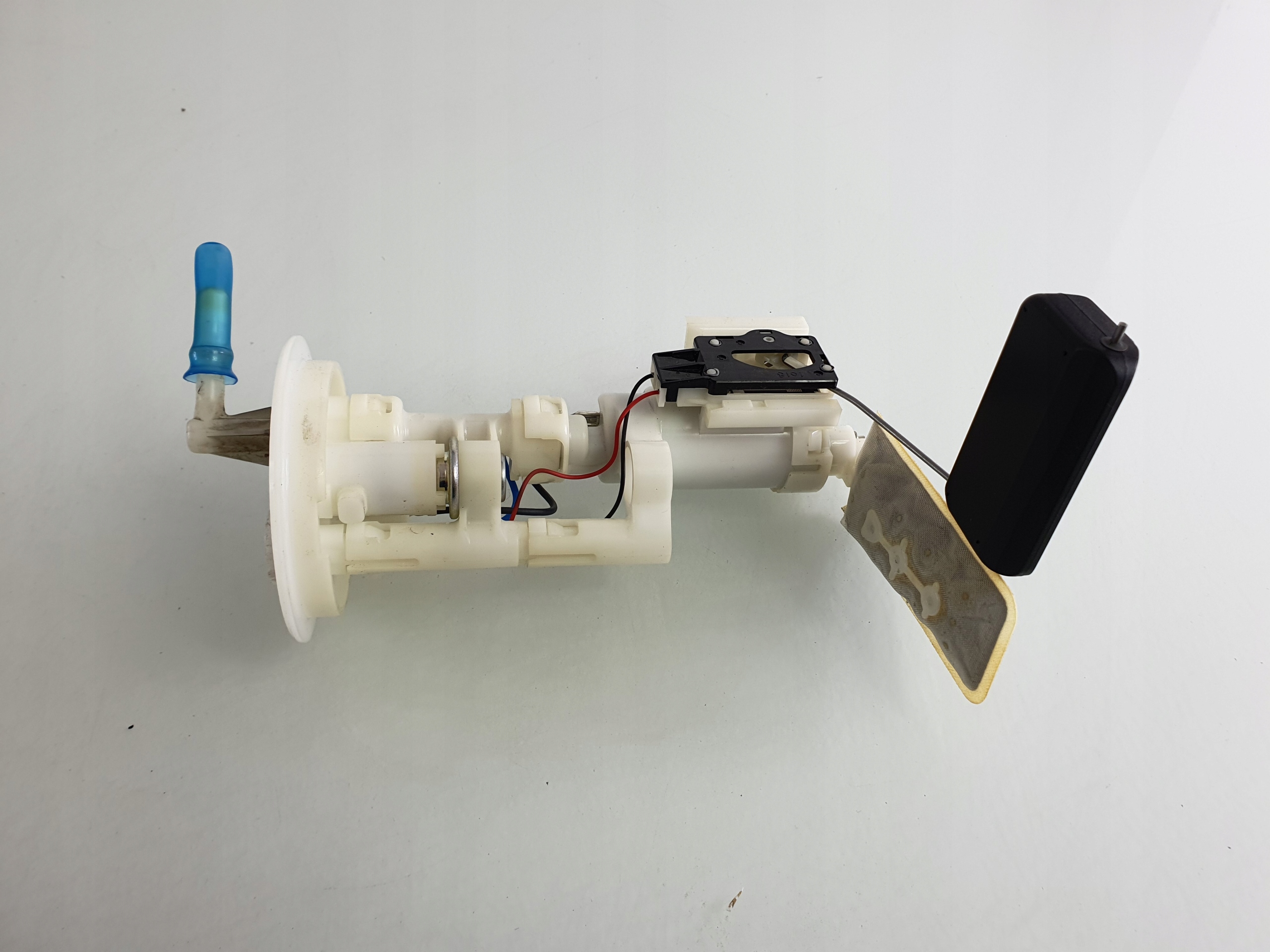 15100-03H11 - F497 SUZUKI BURGMAN 125 K8 топливный насос