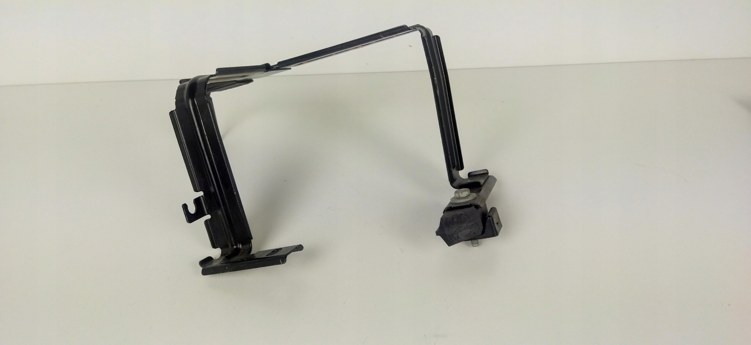 CAMARO 16- Halter AKUMULATORA 84059866