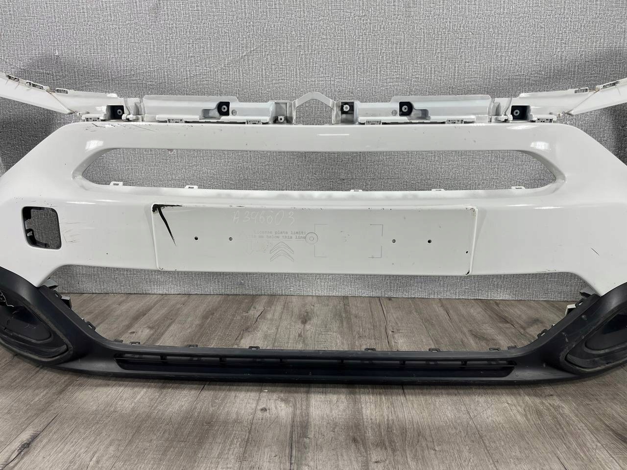 CITROEN C4 III 2020 -> nárazník předek 9834692580