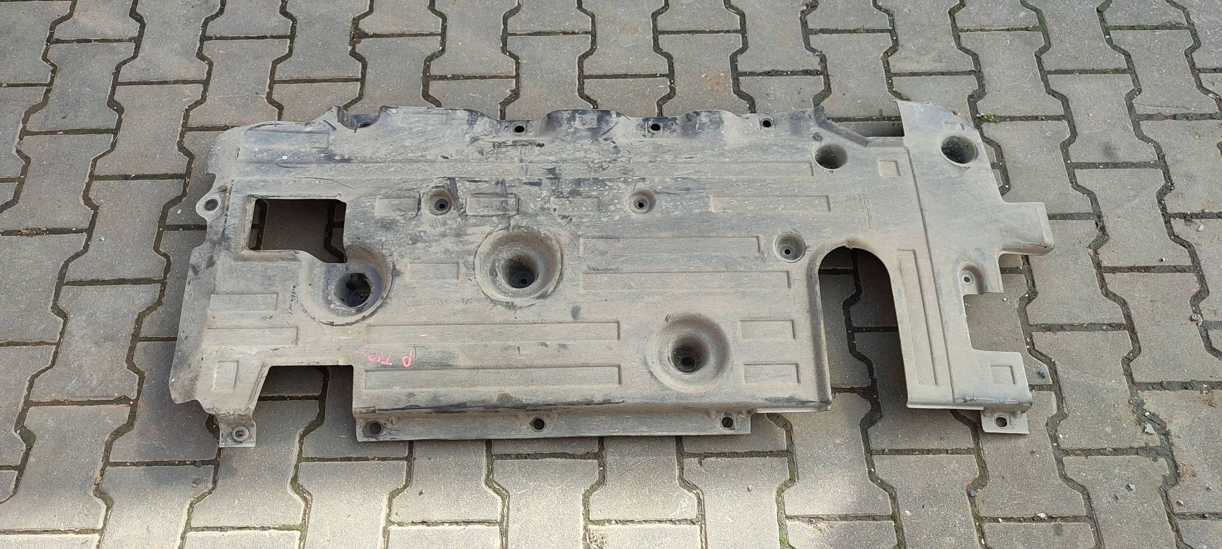 Fiat Tipo 2018 right side cover chassis front