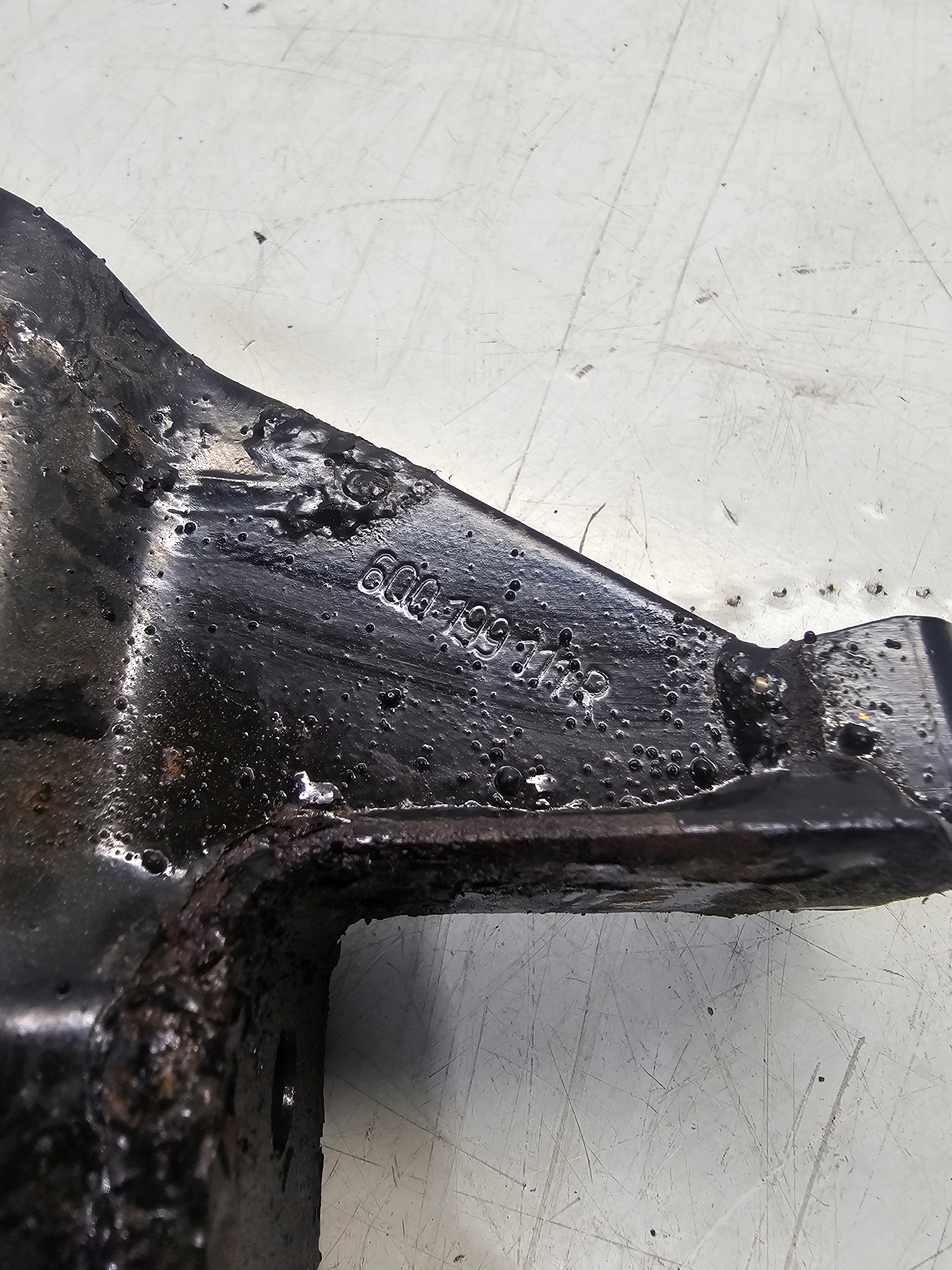 GETRIEBEHALTER GETRIEBE AUDI VW SKODA 6Q0199111R