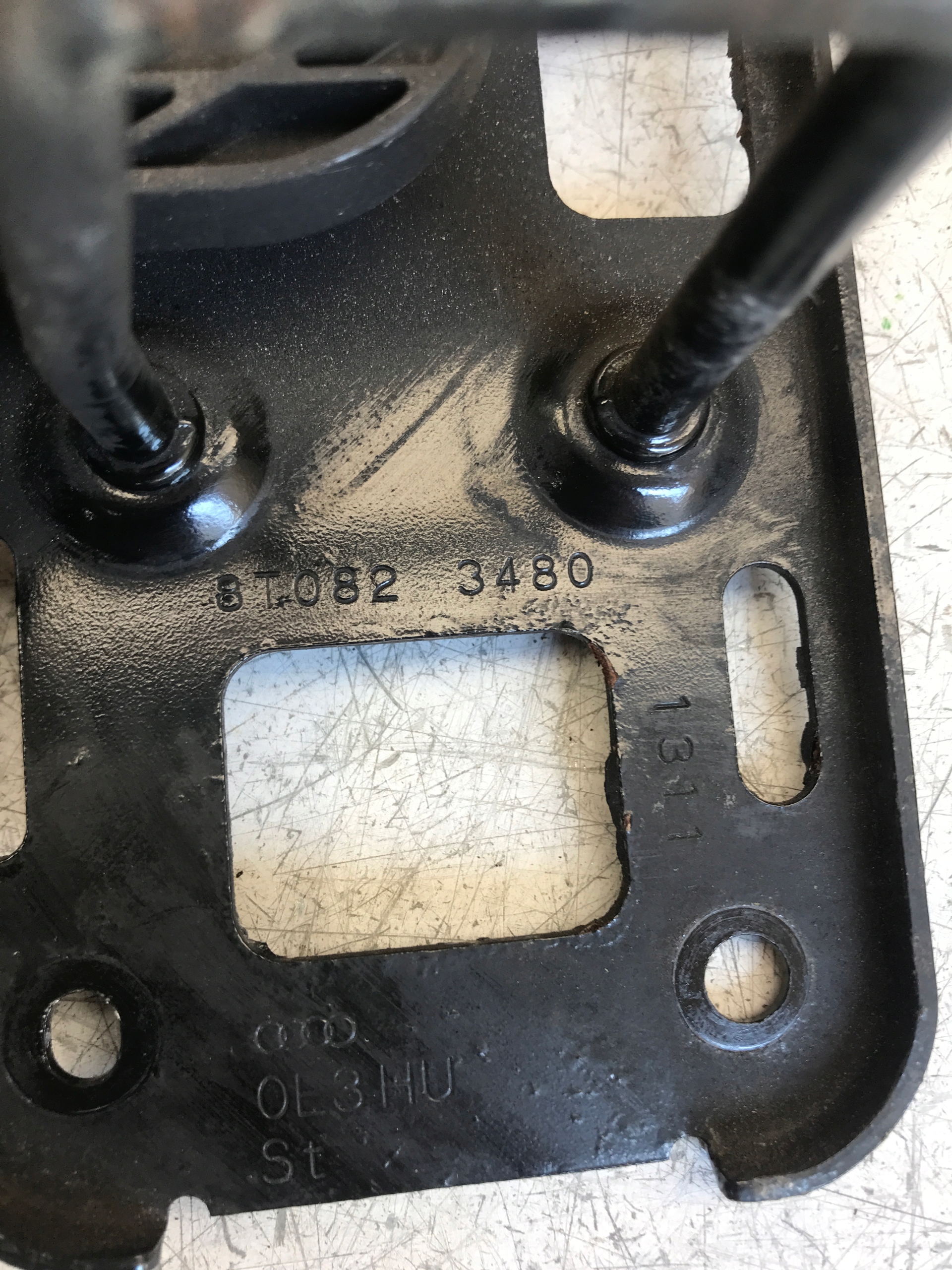 RYGIEL bonnet latch lock AUDI A4 B8 A5 8T0823480