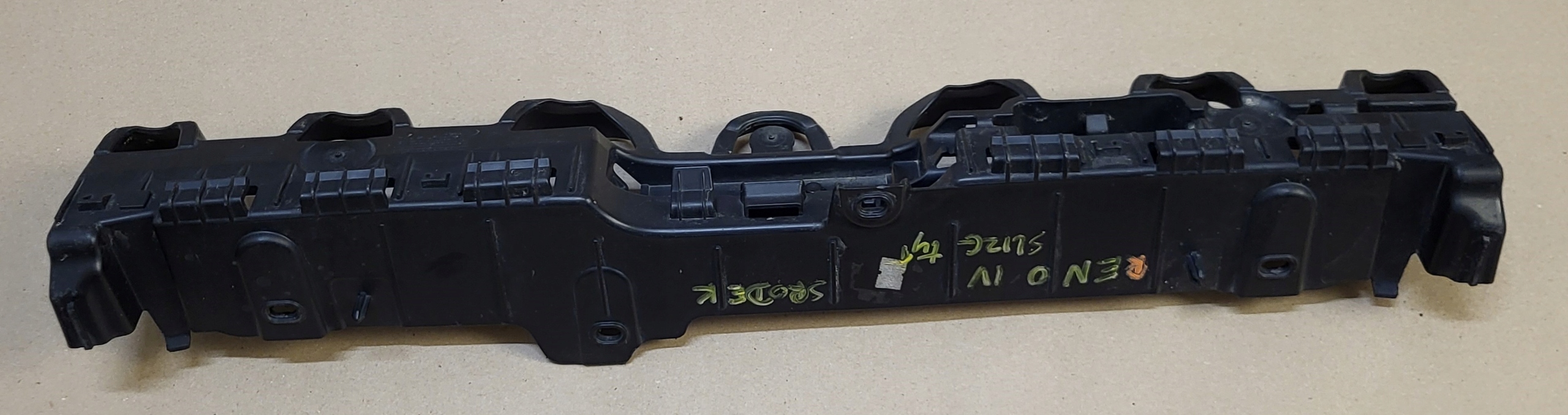 bumper bracket console holder central rear part RENAULT CLIO 4 IV 5D HB OE