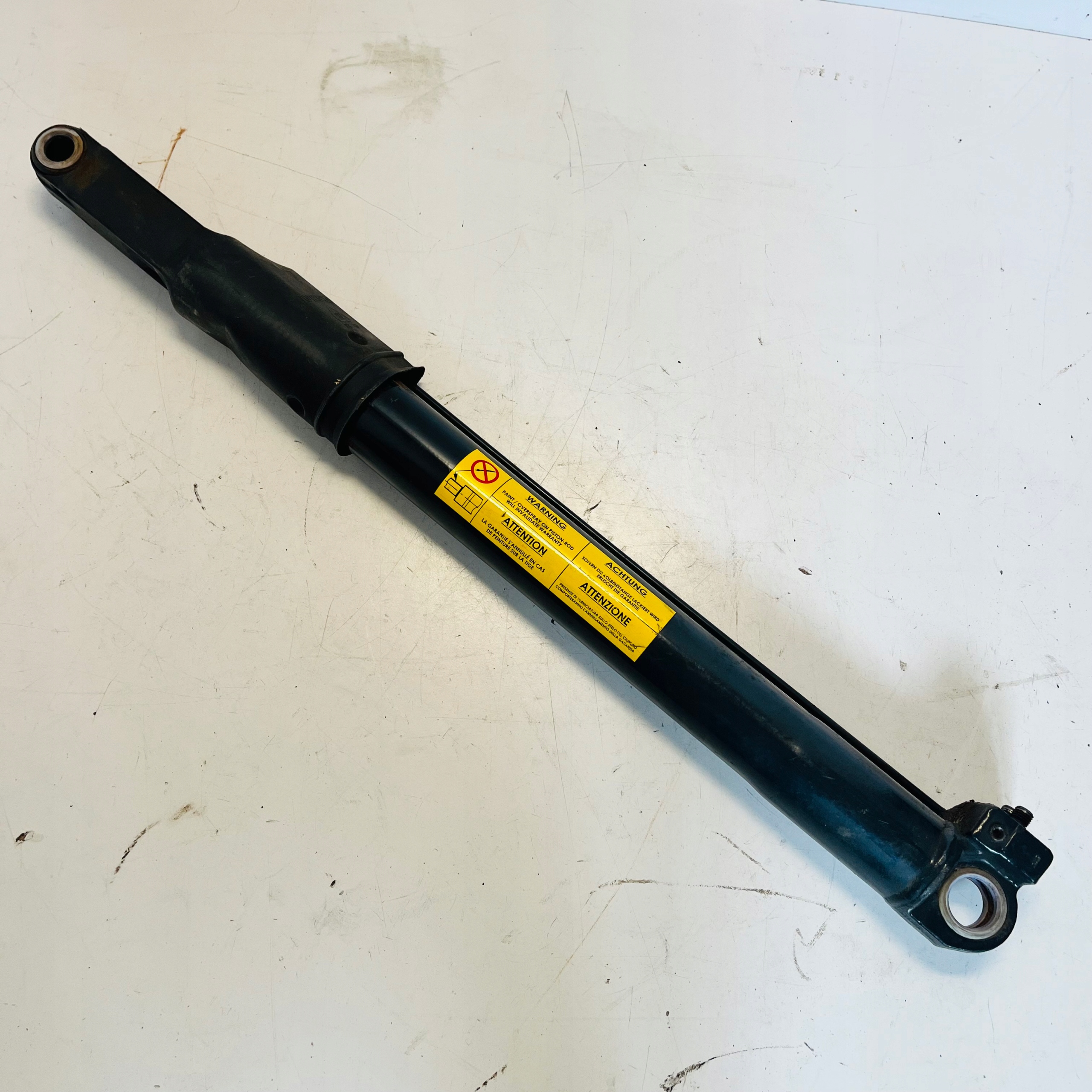 SIŁOWNIK KABINY IVECO STRALIS 182300180 ORGINAŁ