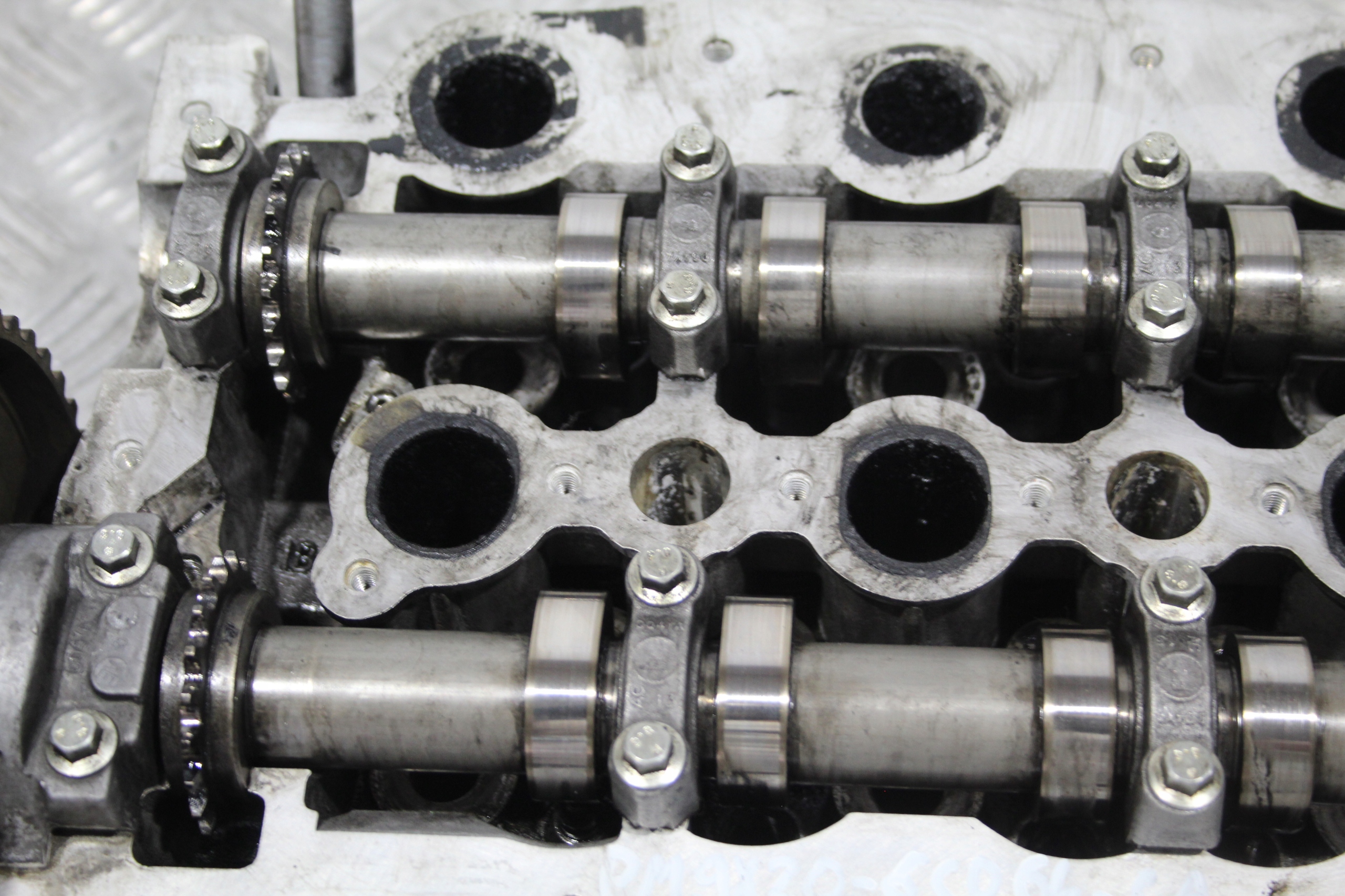 hlava ventily vačky RANGE ROVER SPORT L320 3,0 D 9X2Q-6C064-CA