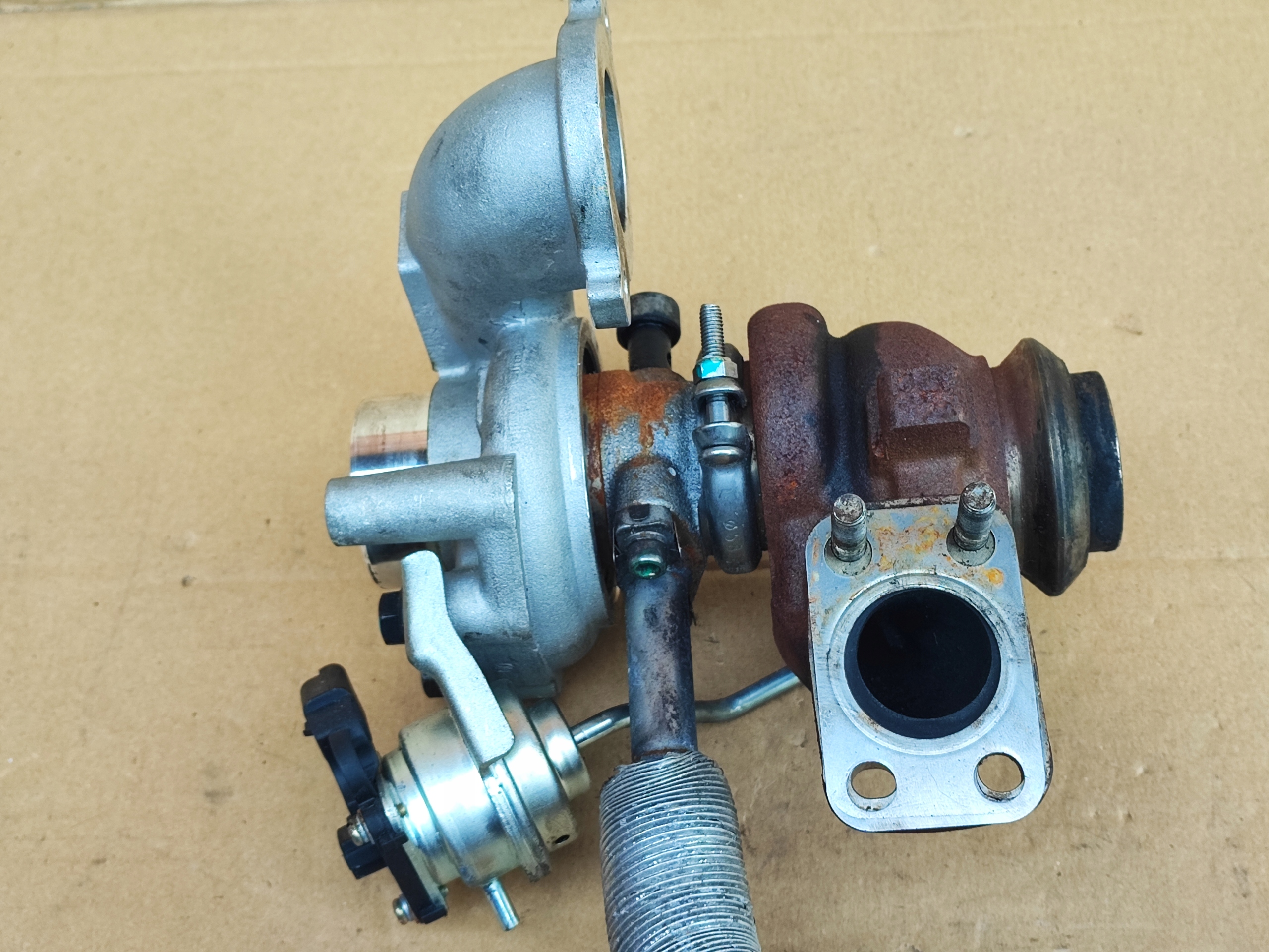 Ford Fiesta MK7 2016r LIFT 1.5 TDCI turbosprężarka turbina turbo Jakość części (zgodnie z GVO) O - oryginał z logo producenta pojazdu (OE)