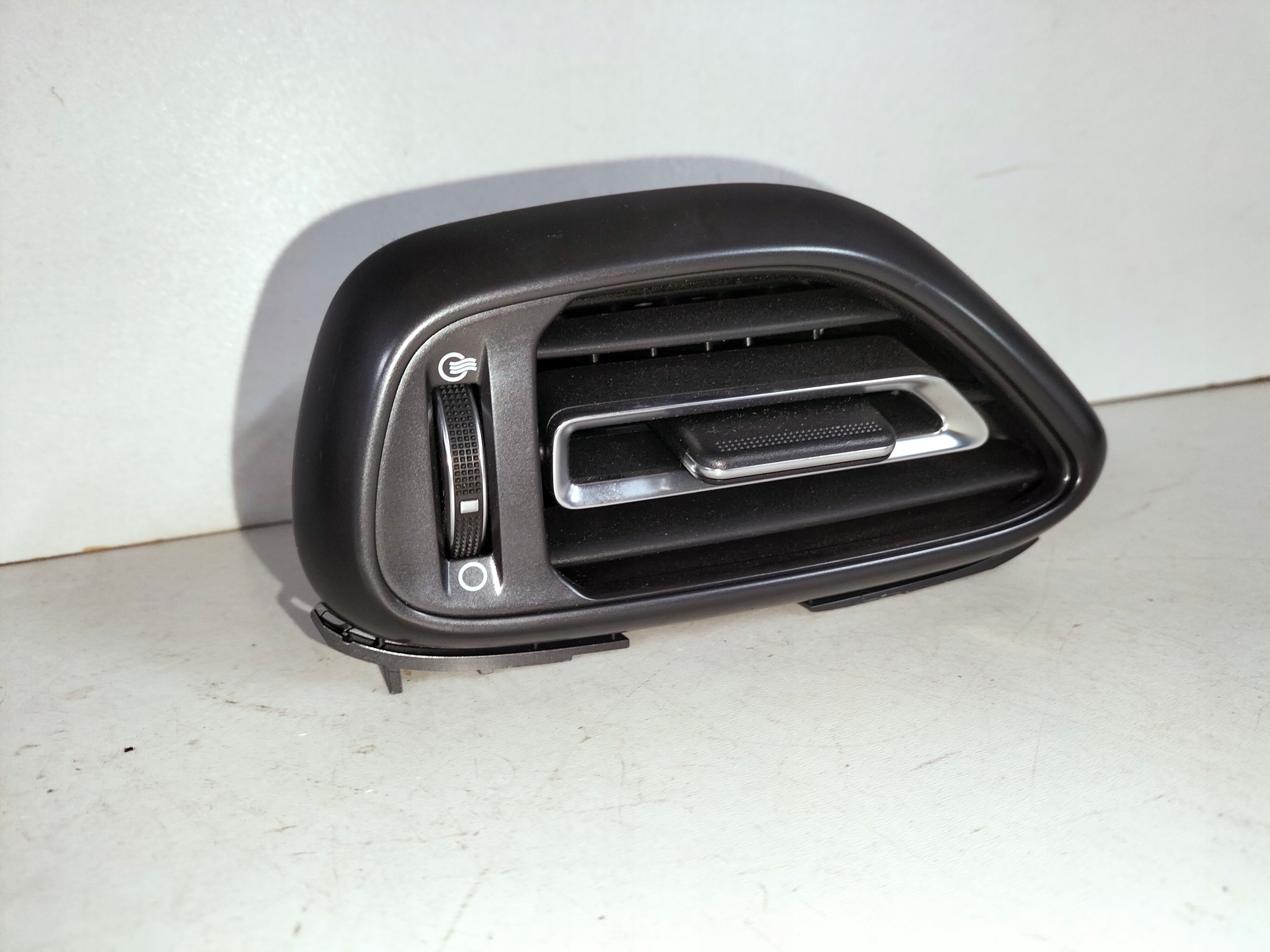 grid air conditioning devices front left HYUNDAI I30 III 17
