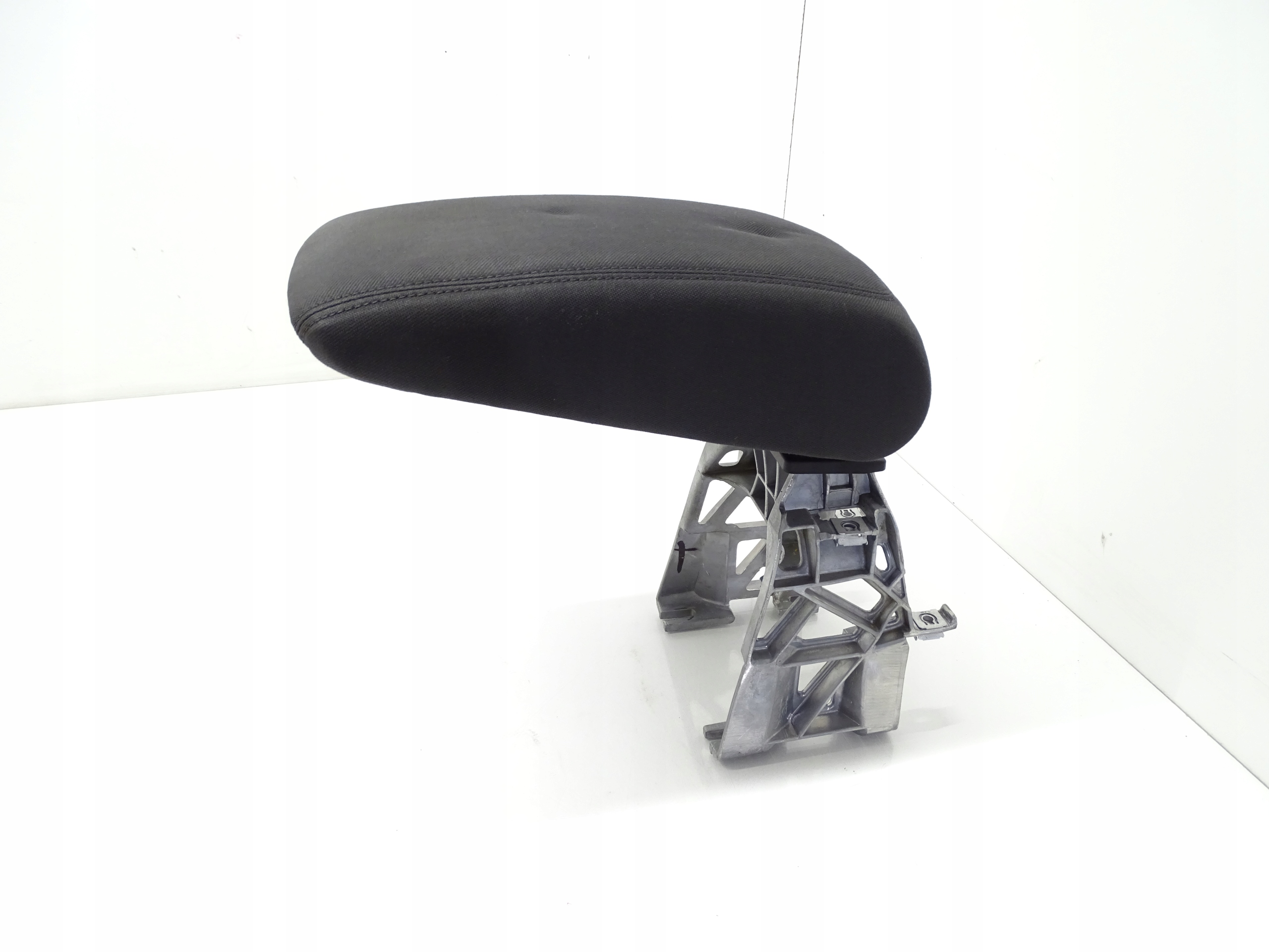 armrest central TUNELU AUDI A3 8V 8v0864283