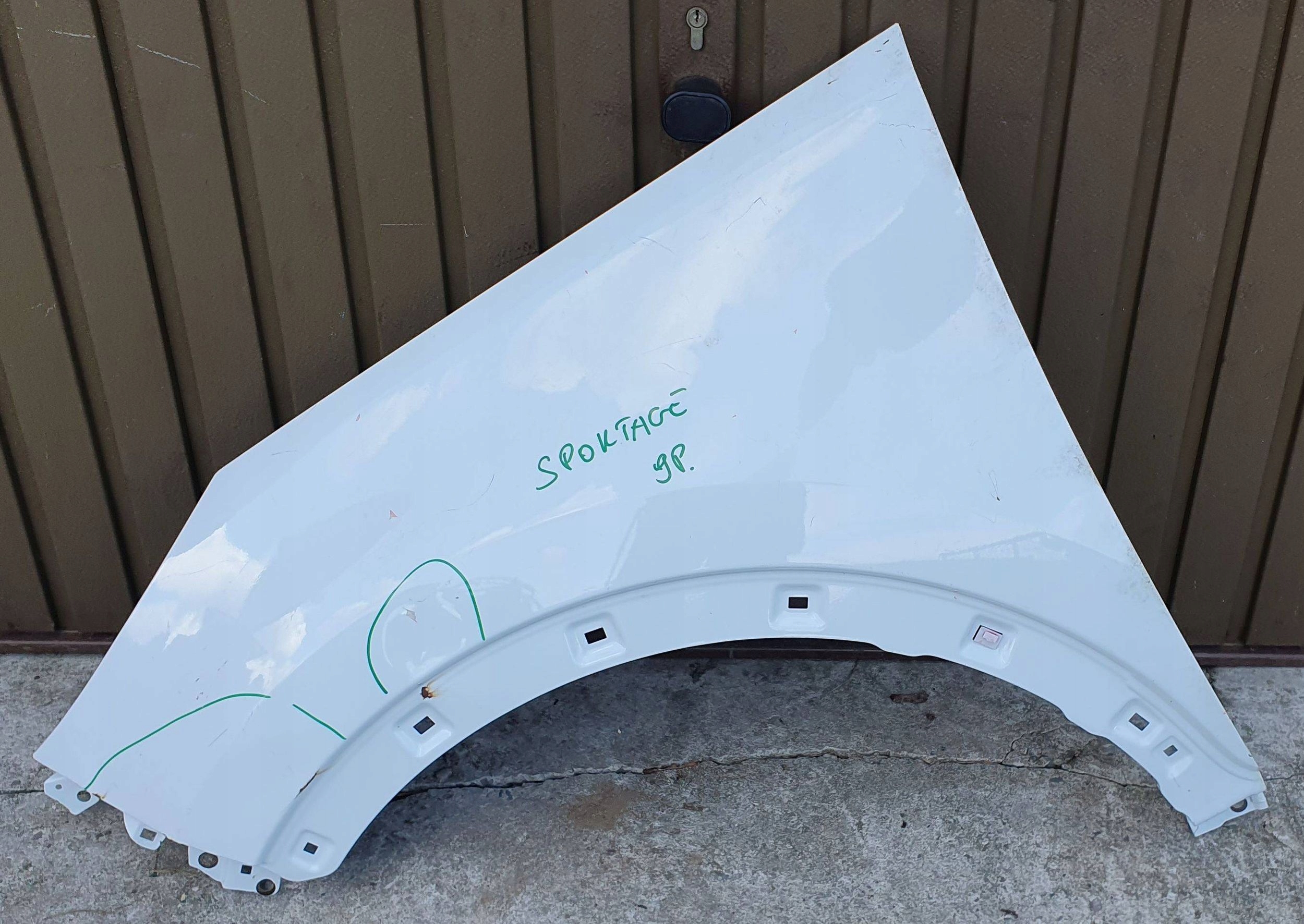 KIA Sportage 3 III 10-15 left fender front front €